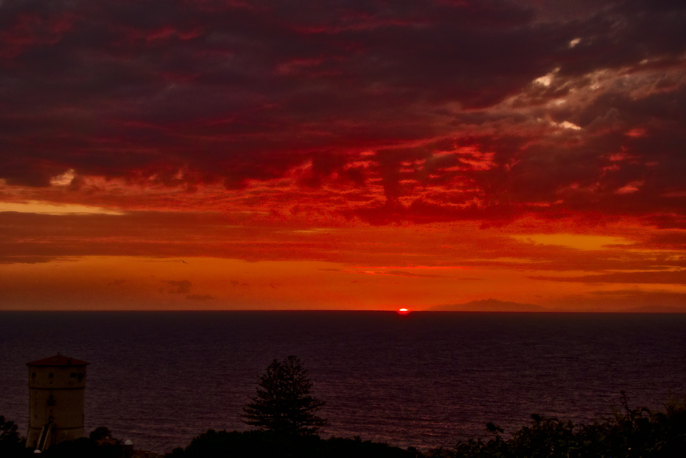 Giglio - tramonto dal Campese