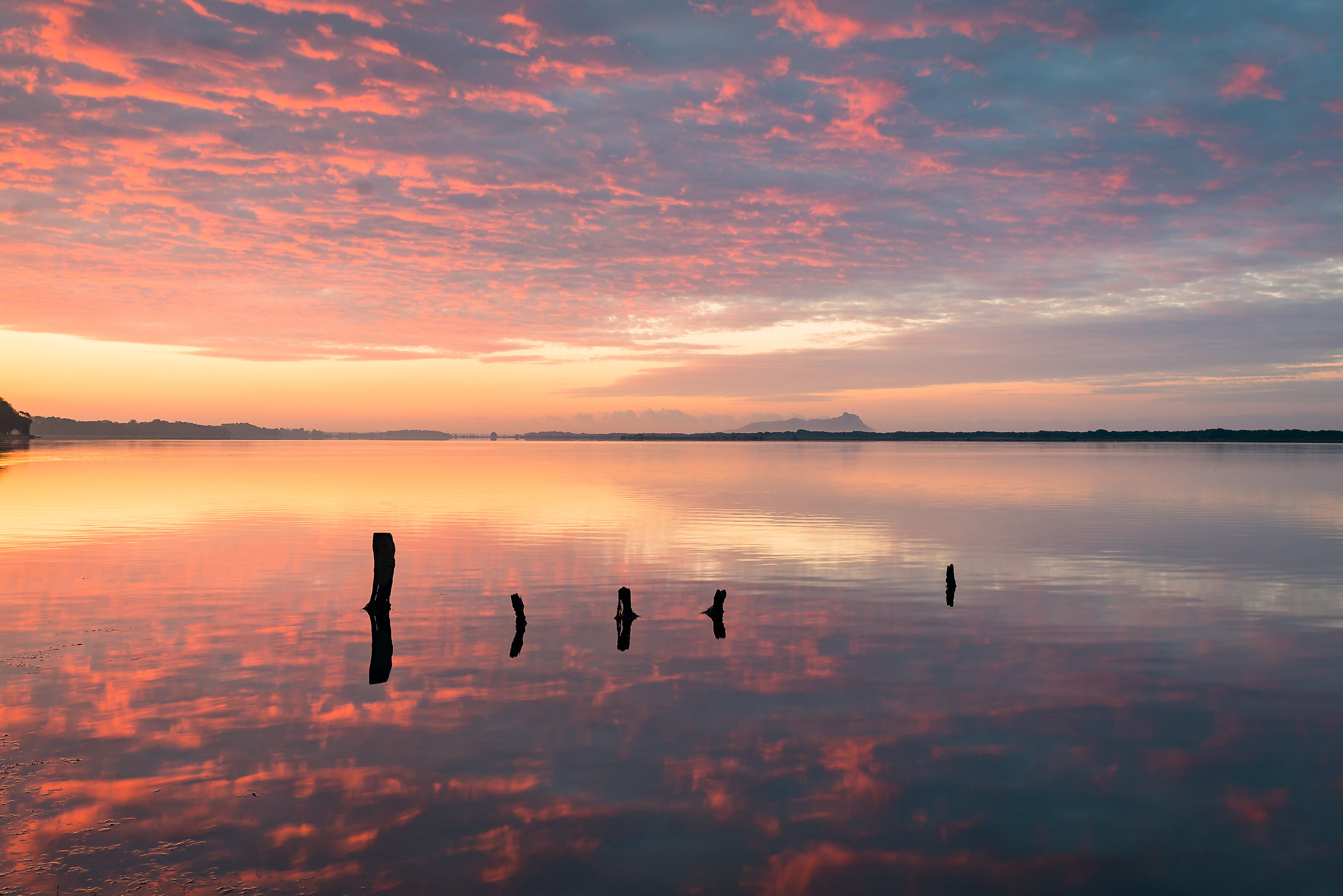 Alba sul Lago di Fogliano