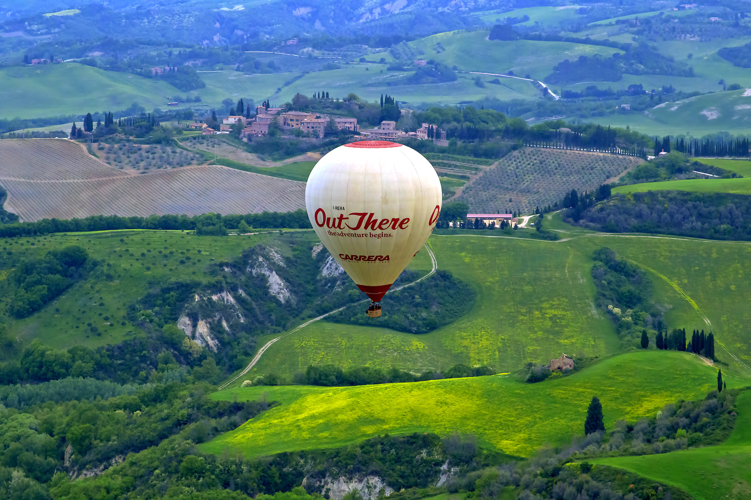 In flight on the Badlands to the north of Pienza