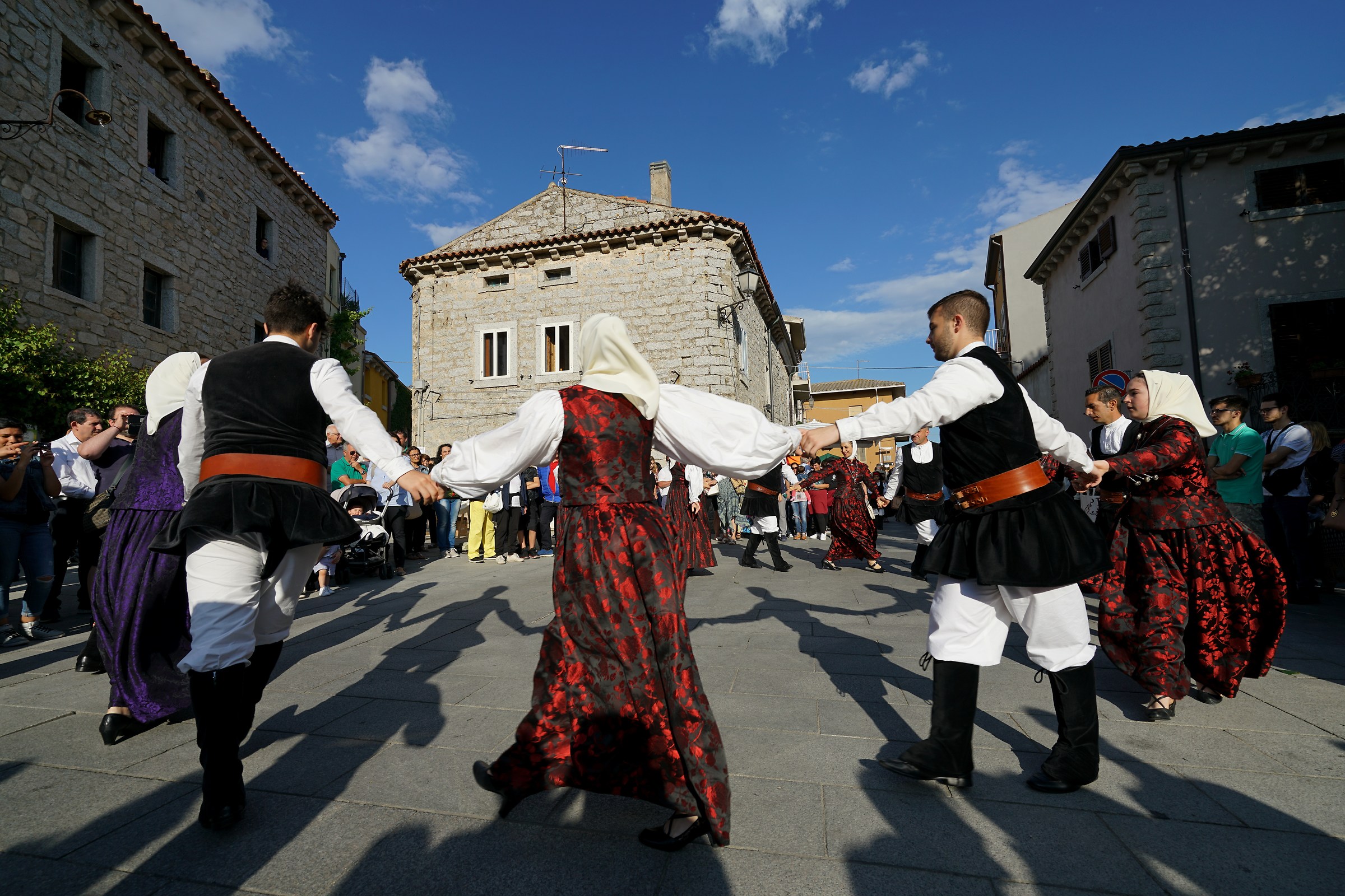 Ballo sardo - gruppo folk La Trinitai -Trinità D'...