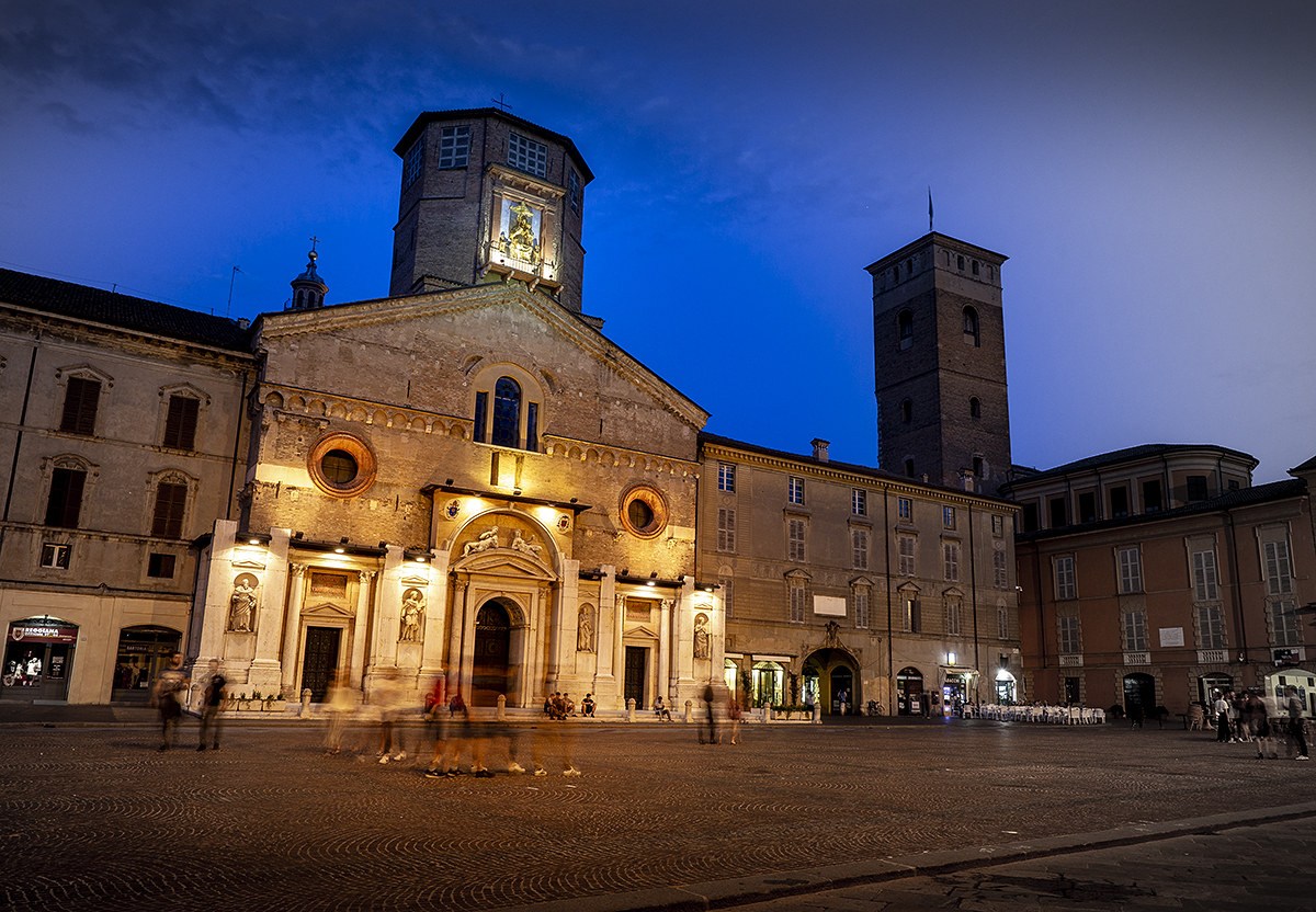 Reggio Emilia: Piazza Prampolini