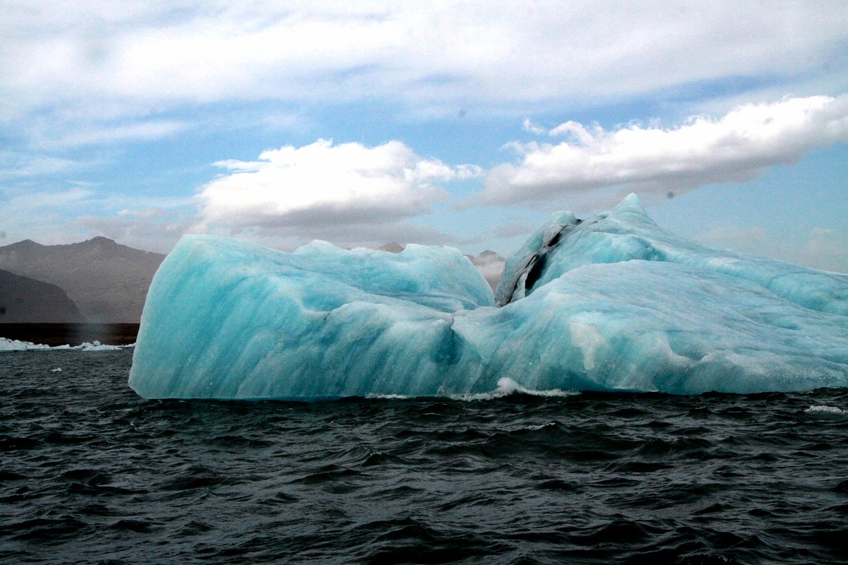 Jokullsarlon Sul battello  tra gli  iceberg