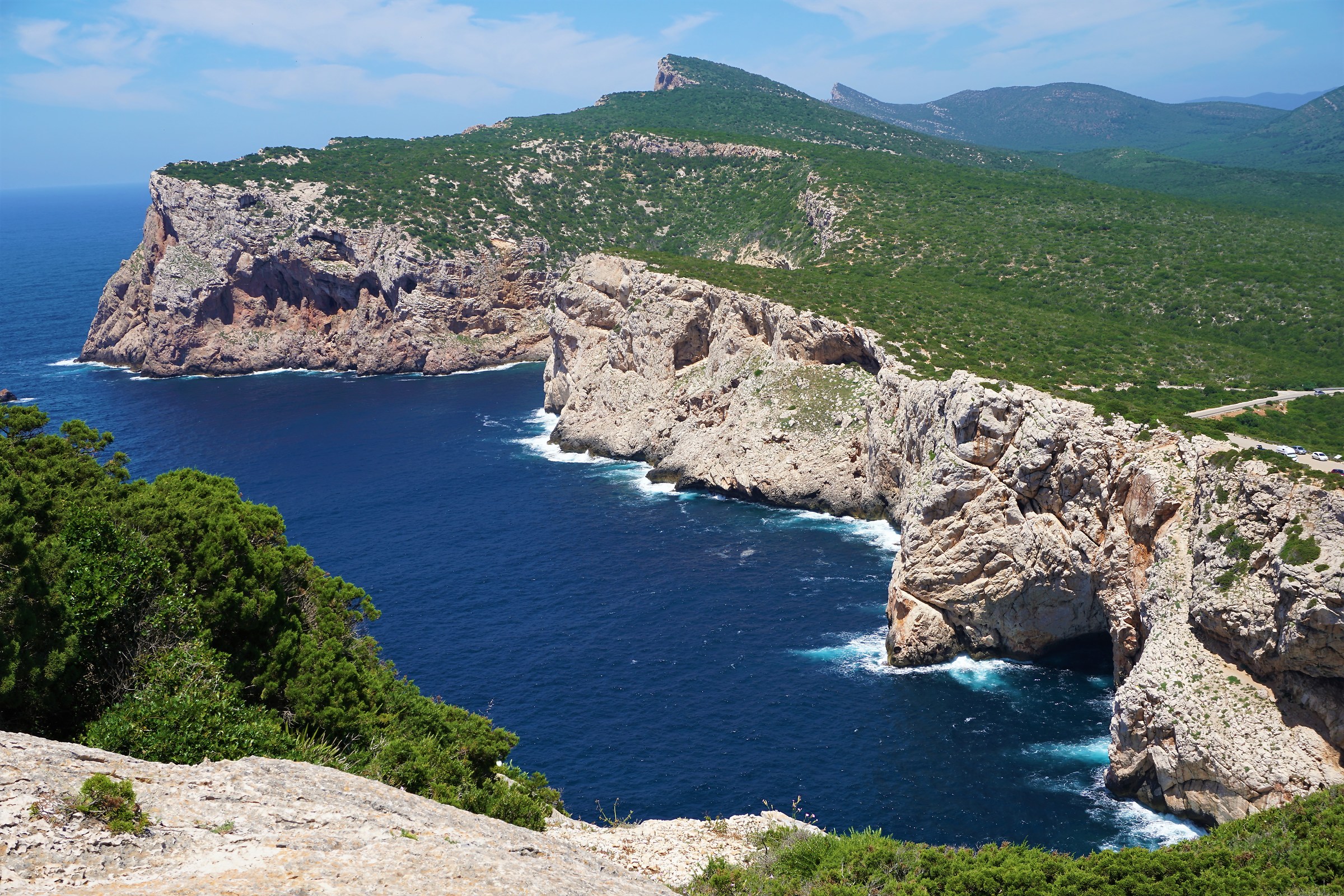 Cape Hunting sight from cave vases broken