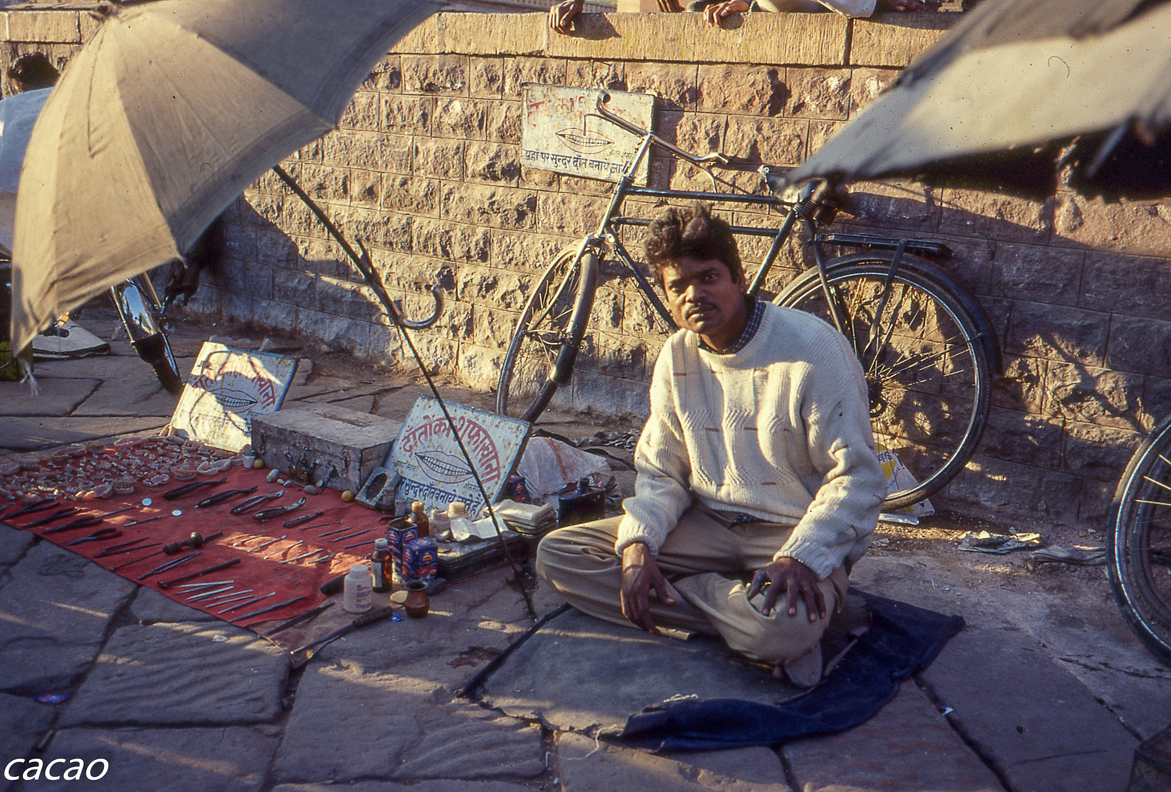 India dentista on the road