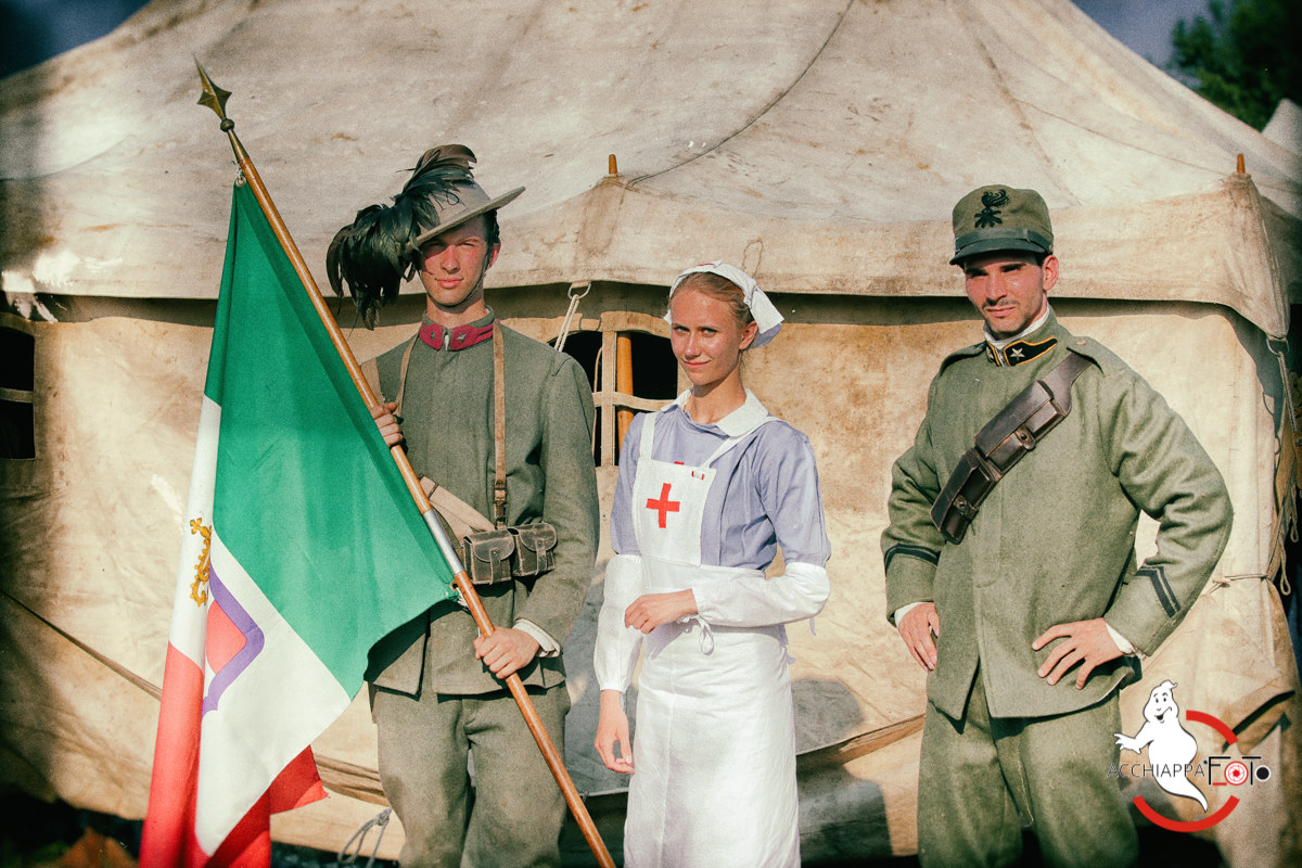 Nurse between two soldiers