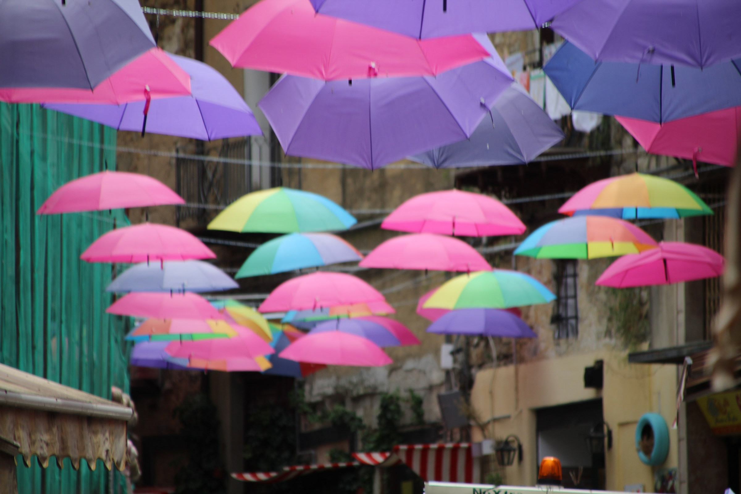 ombrellini  per strada