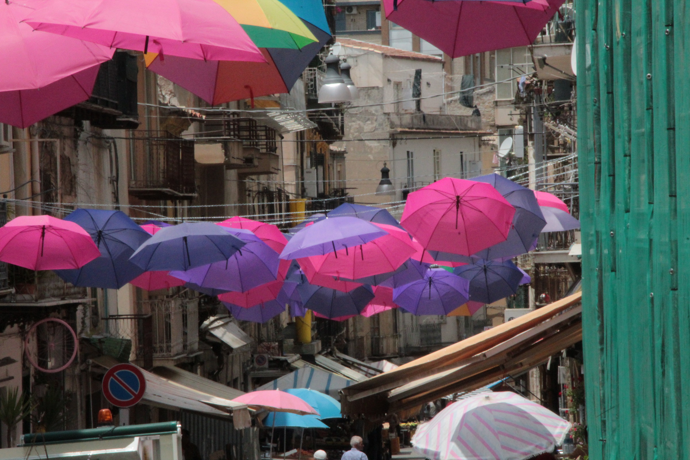 ombrellini in strada 2