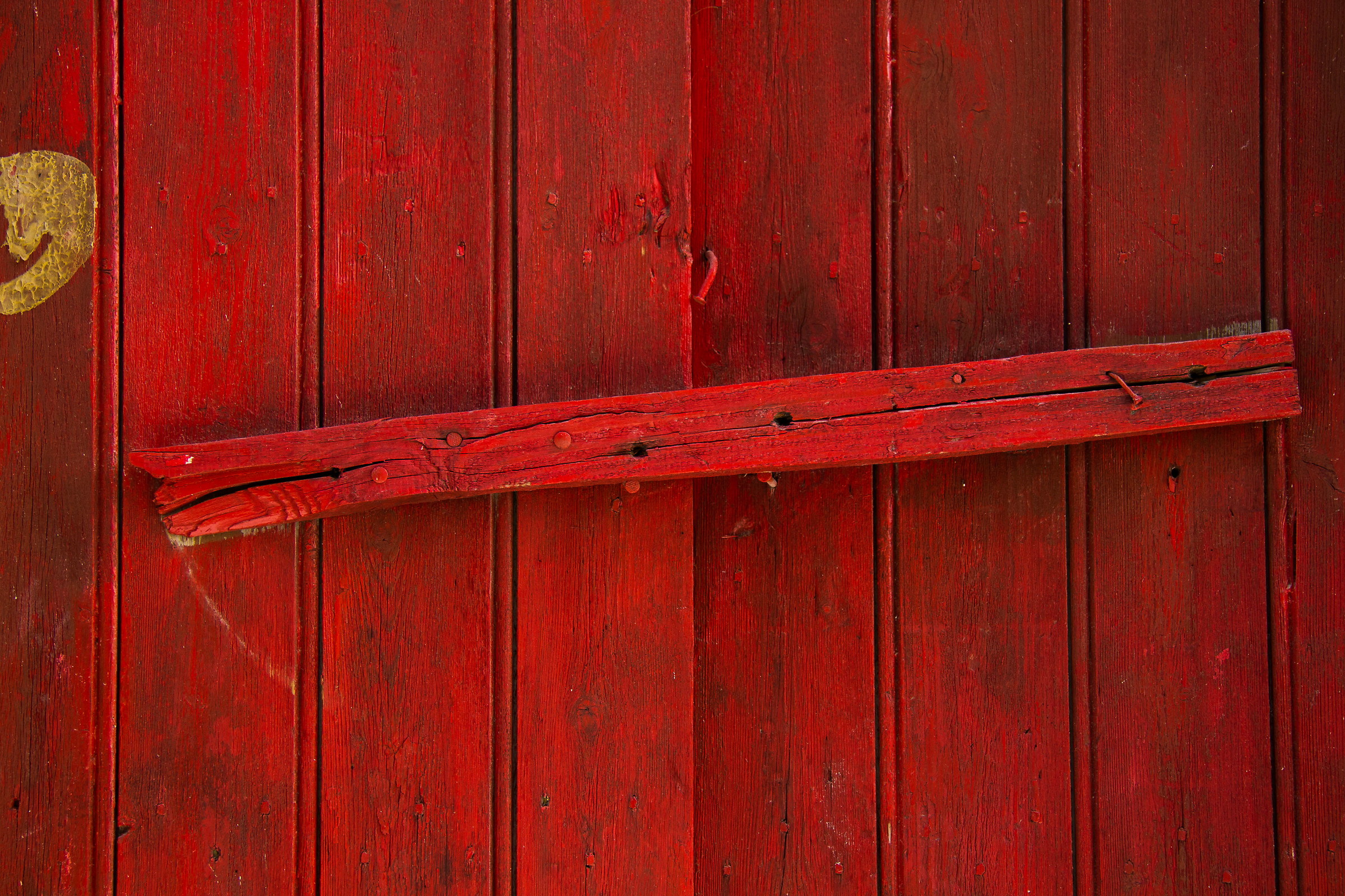 Chiusa na porta si rapi un purtuni