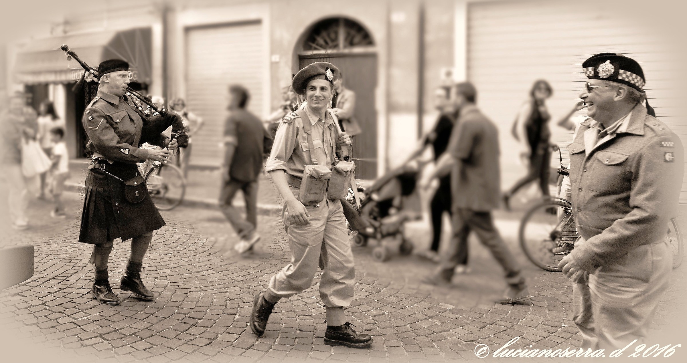 Figuranti con divise militari della II Guerra Mondiale