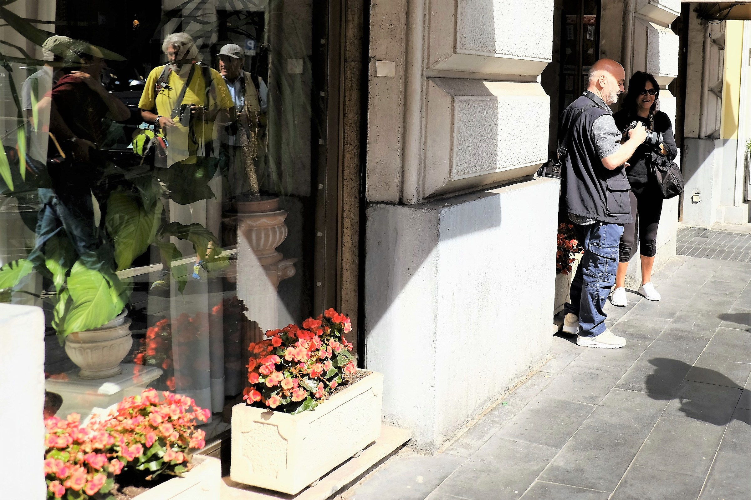 Gaia and Danilo between Shadows and Reflections