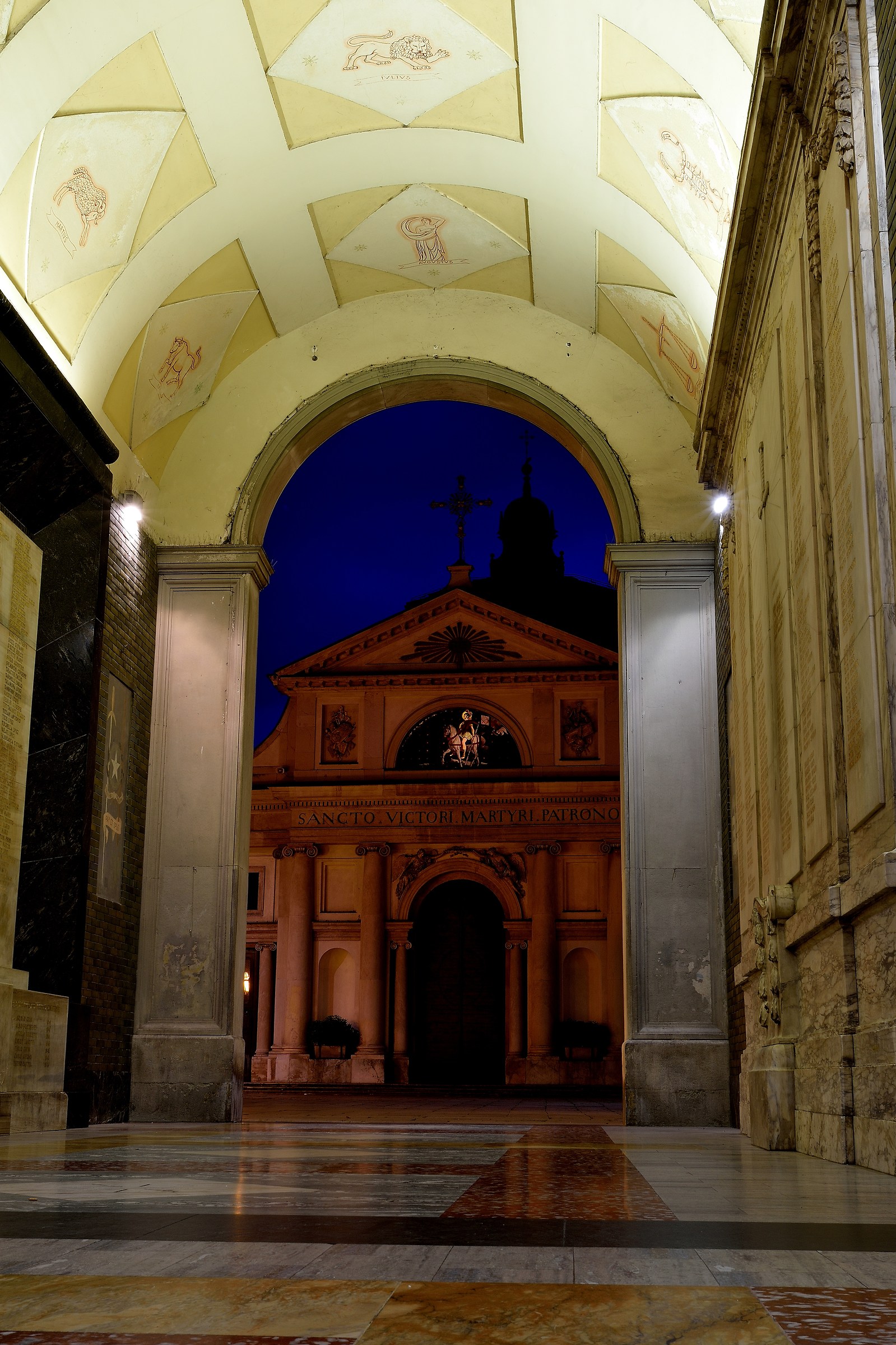 Basilica S. Vittore and Arco Mera
