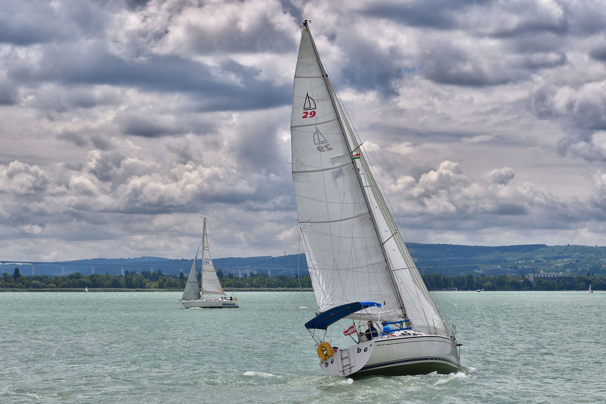 Barche a vela sul lago Balaton