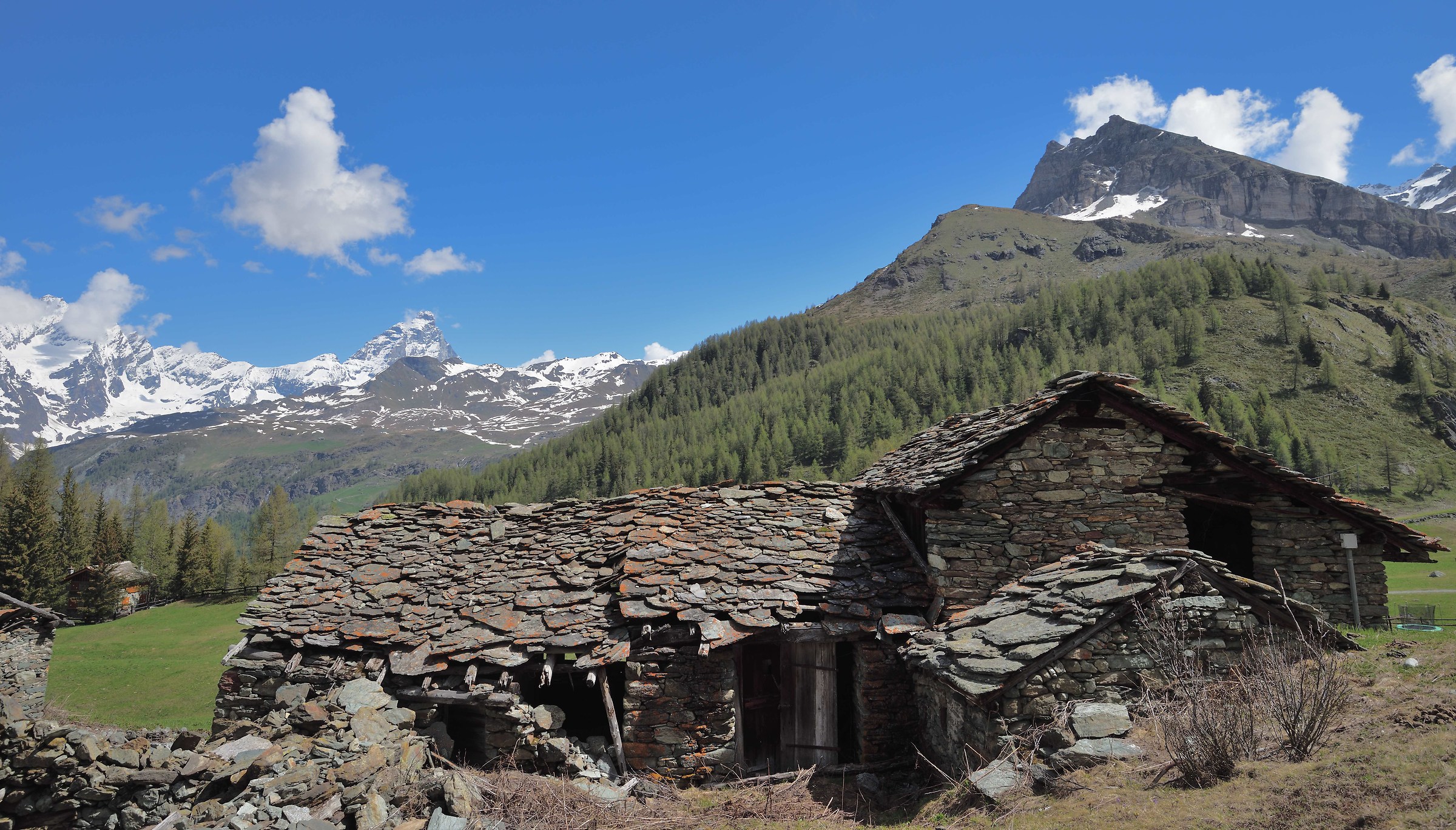 From the basin of Cheneil