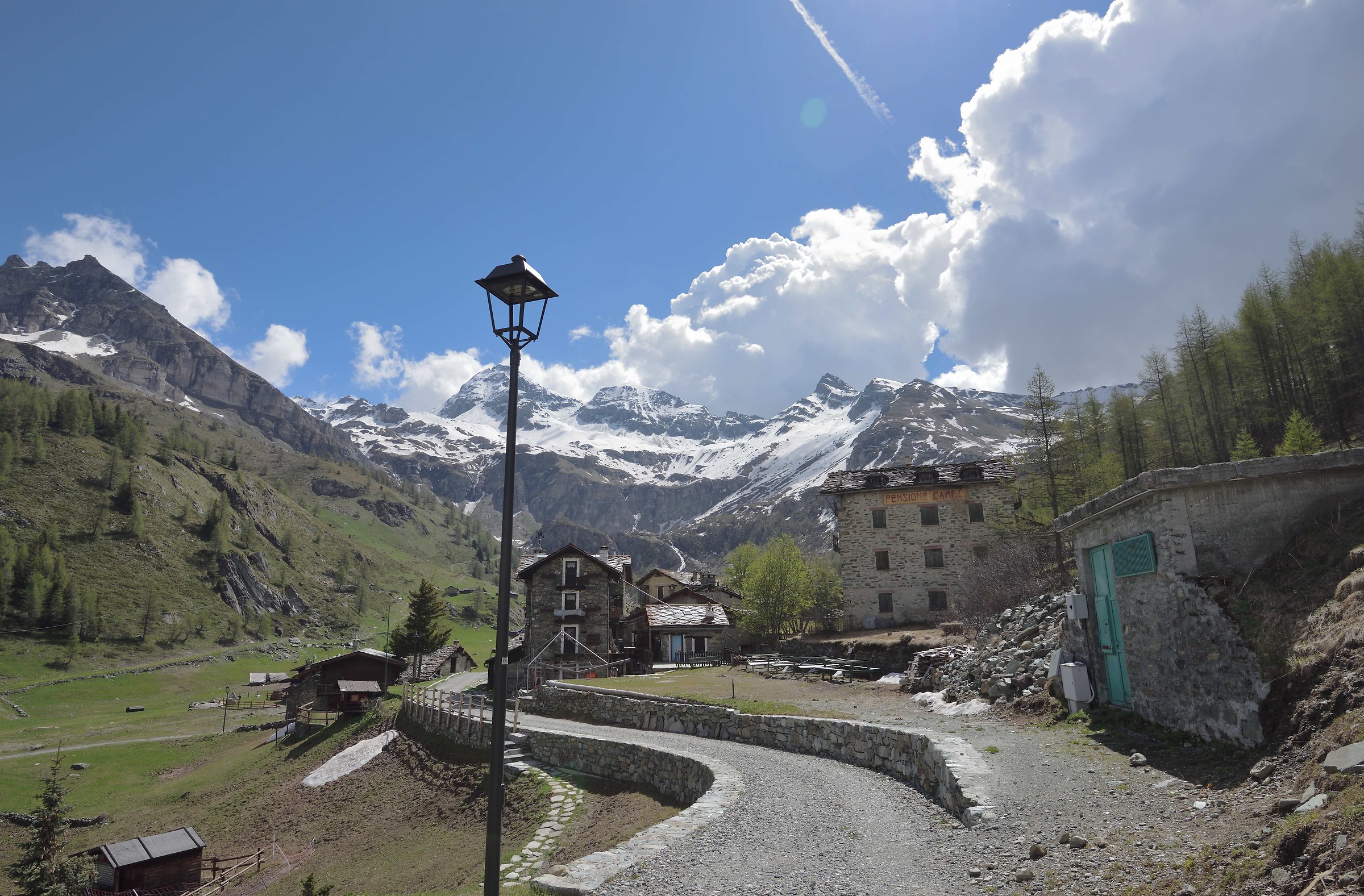 From the basin of Cheneil