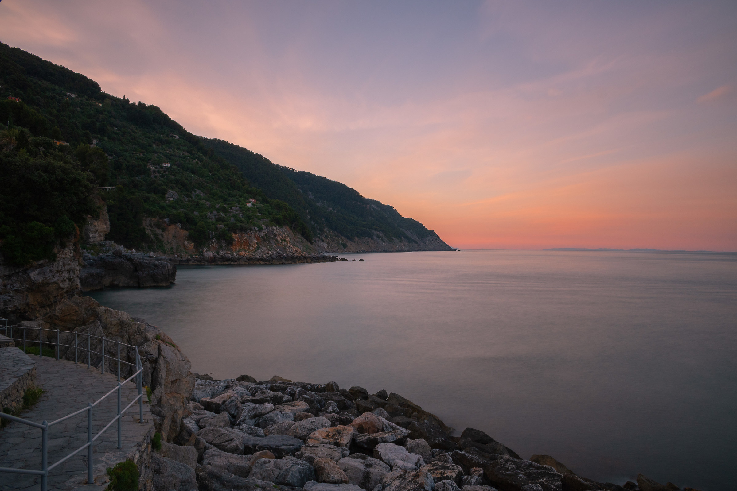 un'alba a Tellaro...