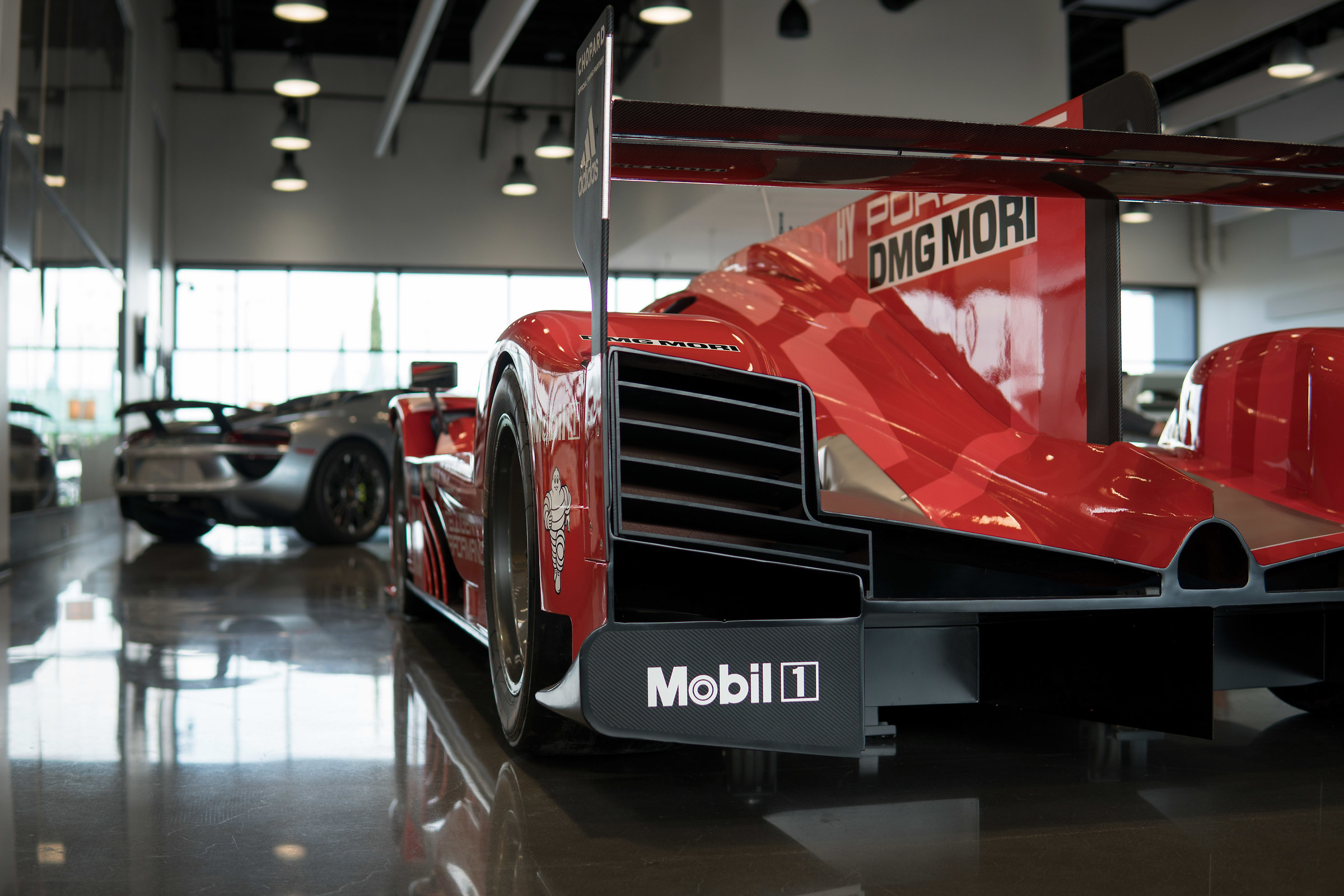 Porsche Experience Center Los Angeles 04