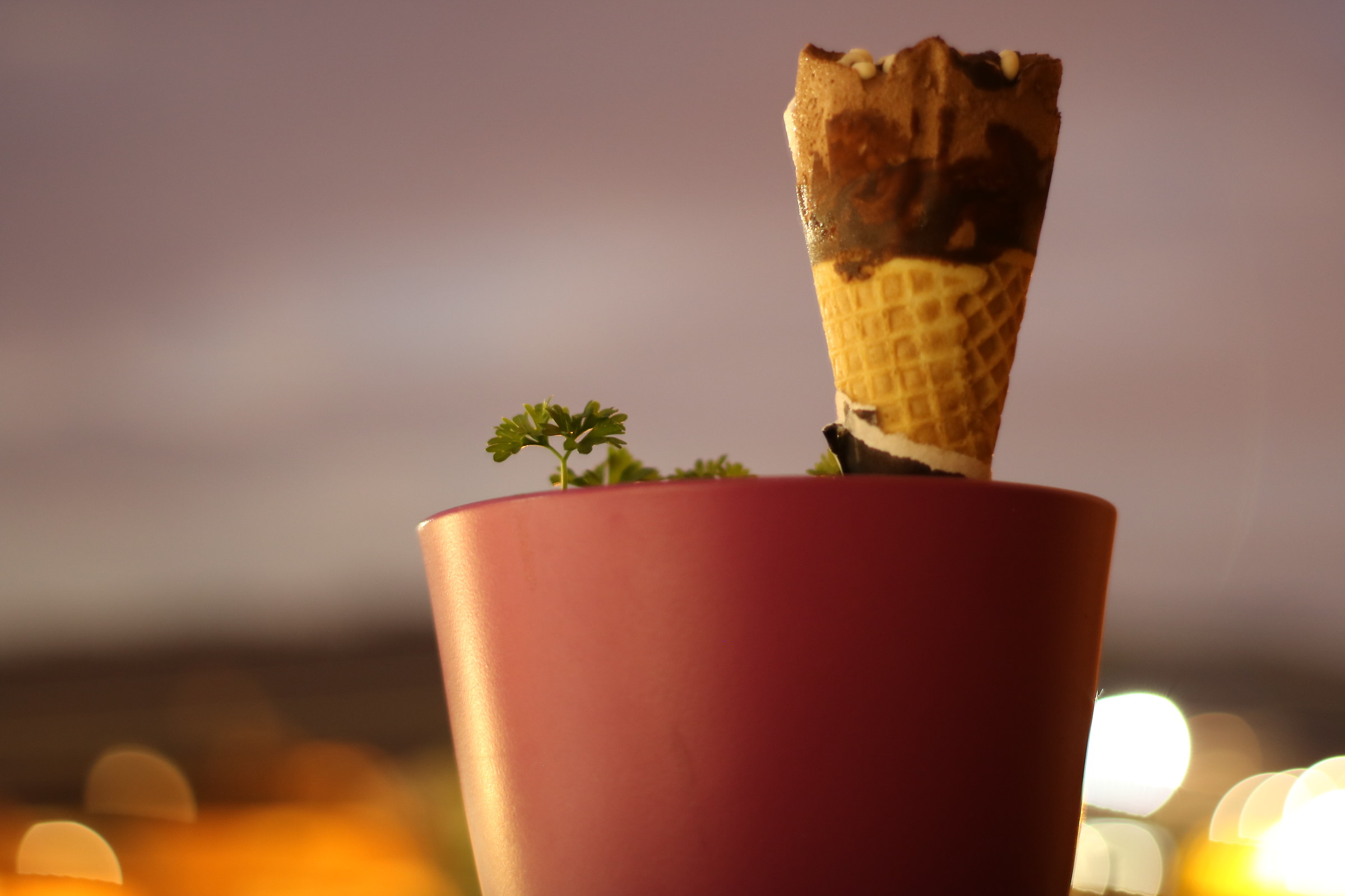 Ice cream cone with light photography with Yongnuo YN 50