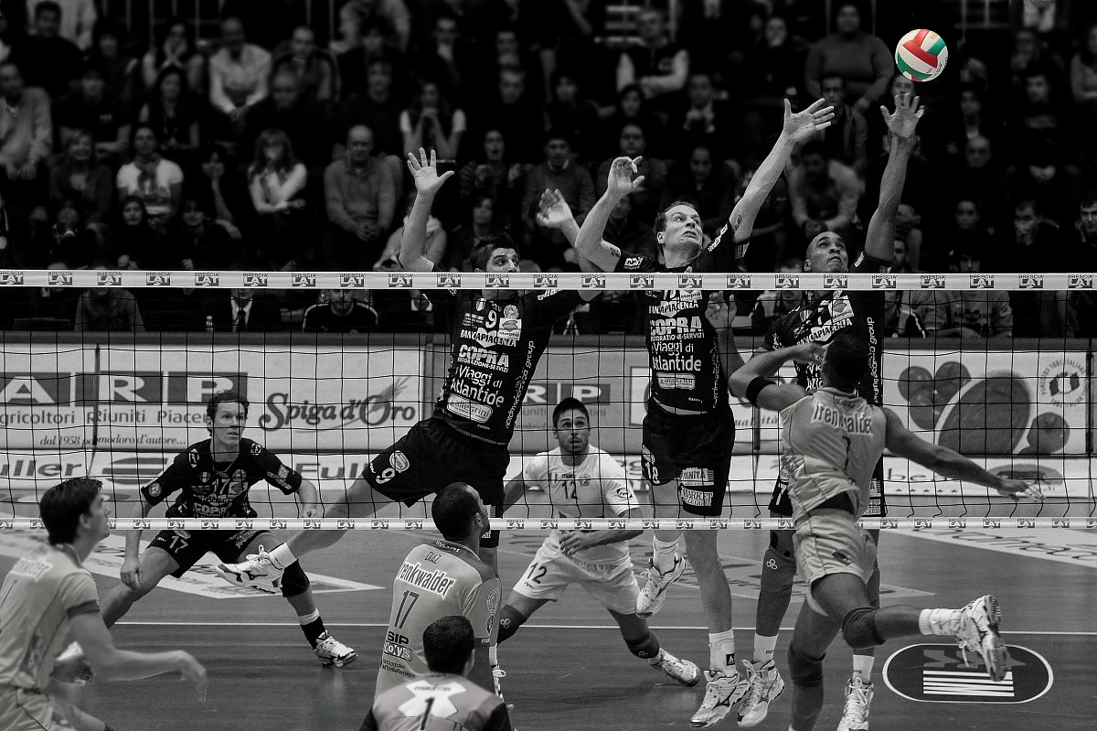 Miiiiaaaaaaa .........