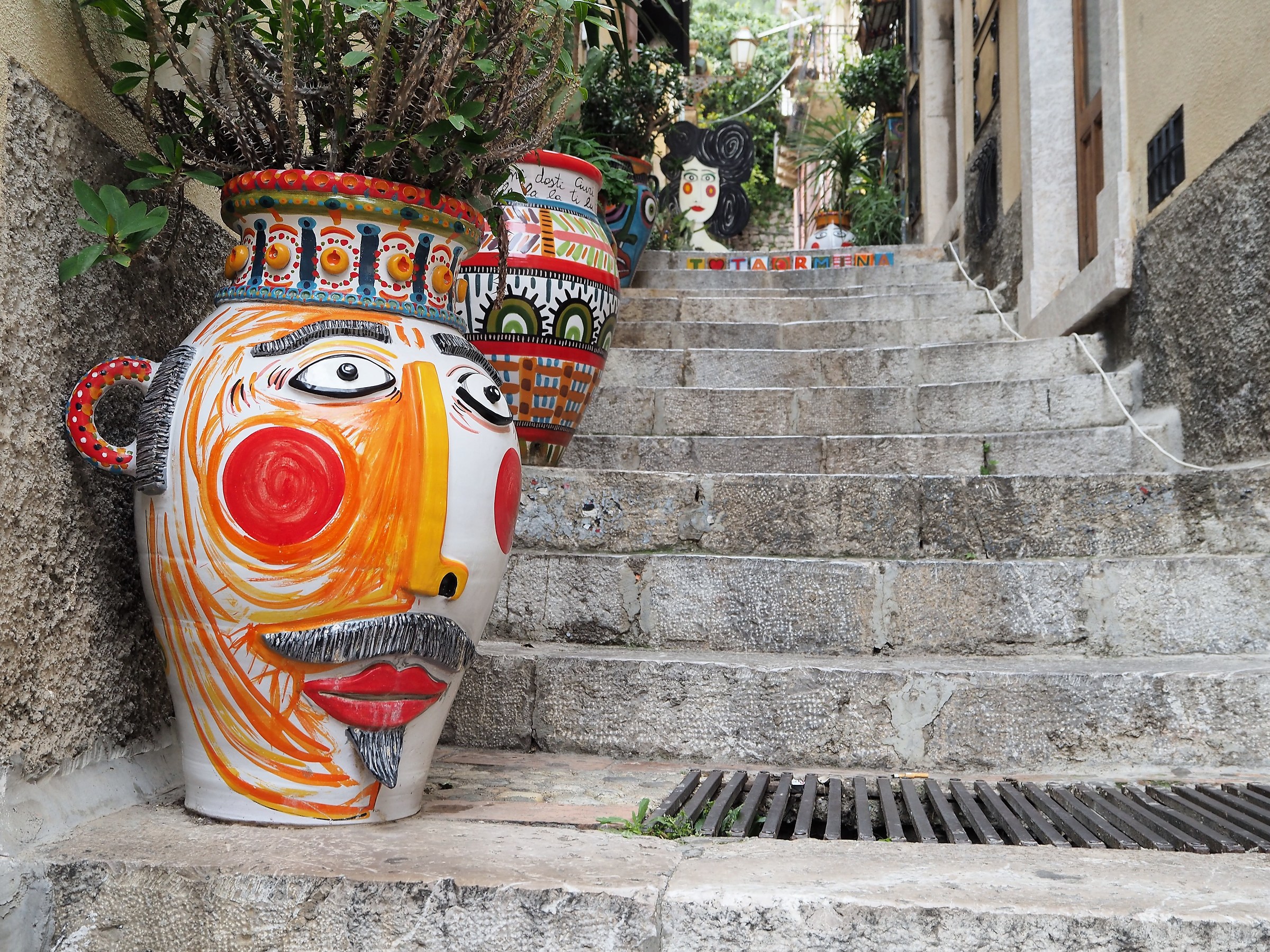 Taormina, colors and steps