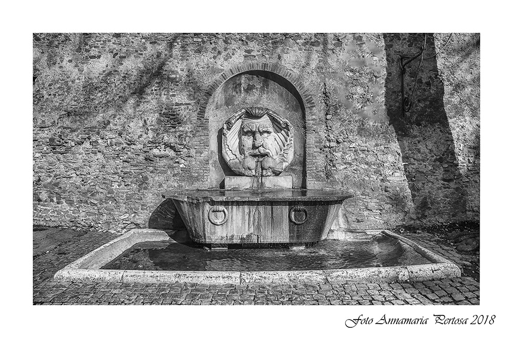The garden Fountain of the Gulf of oranges at the Aven