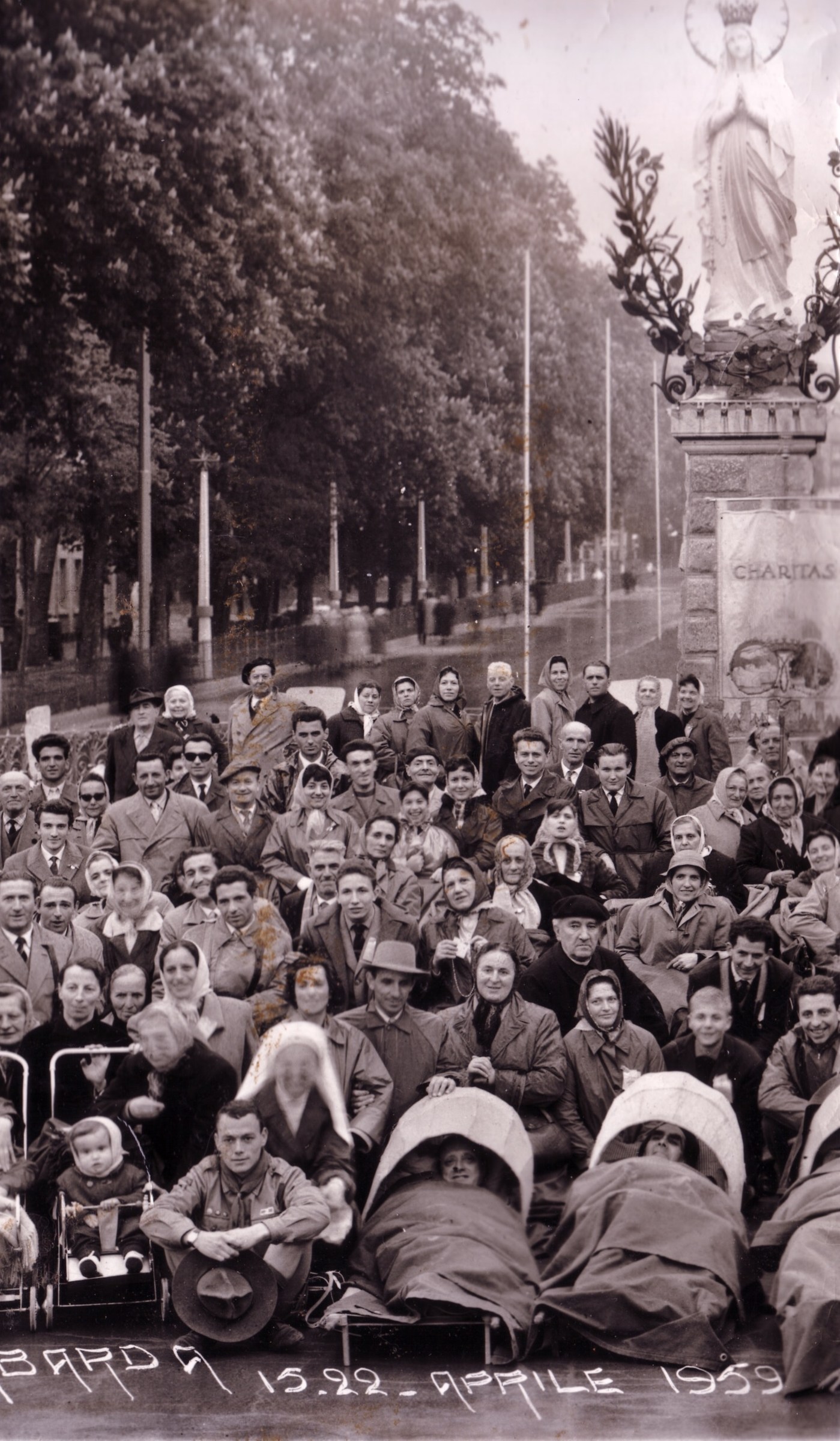 Lourdes 1959 the looks of hope