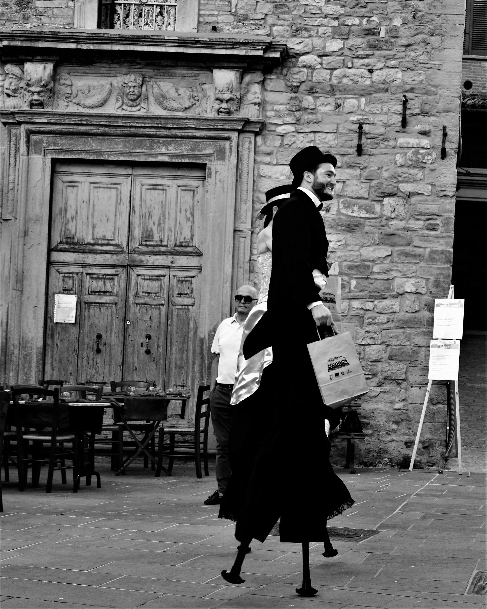 Il trampoliere sorridente