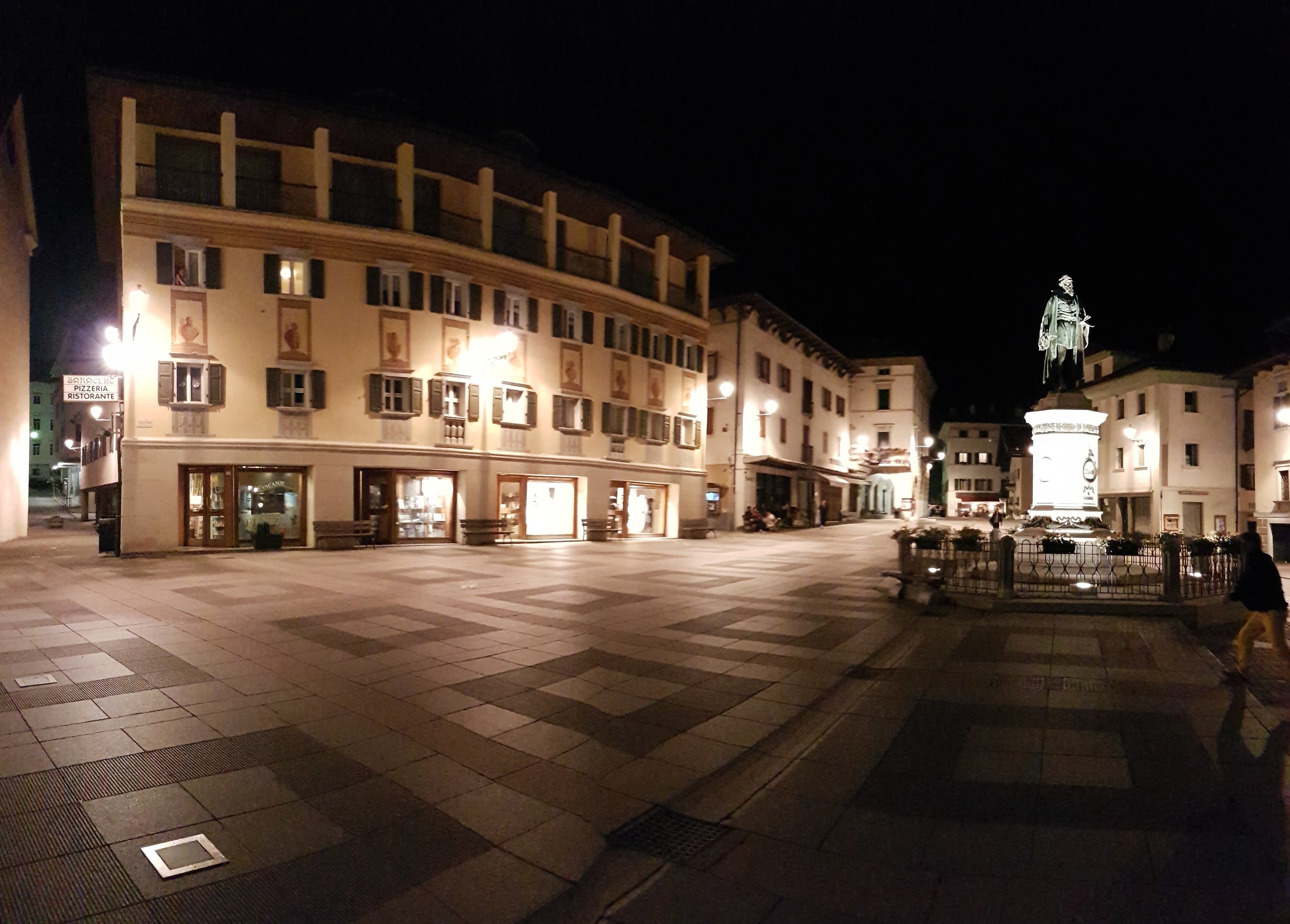 Pieve di Cadore by night