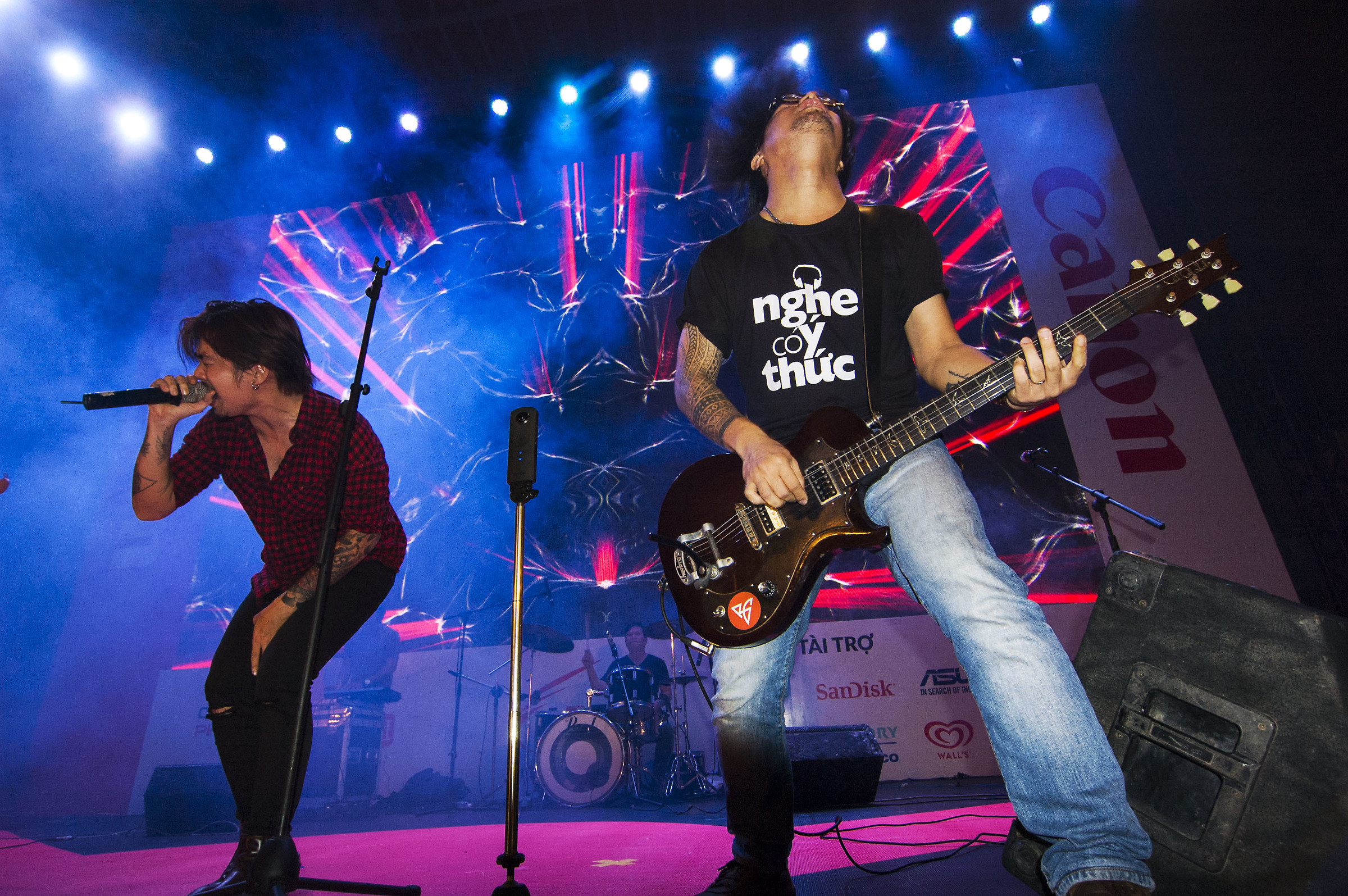 Cantante alla roccia