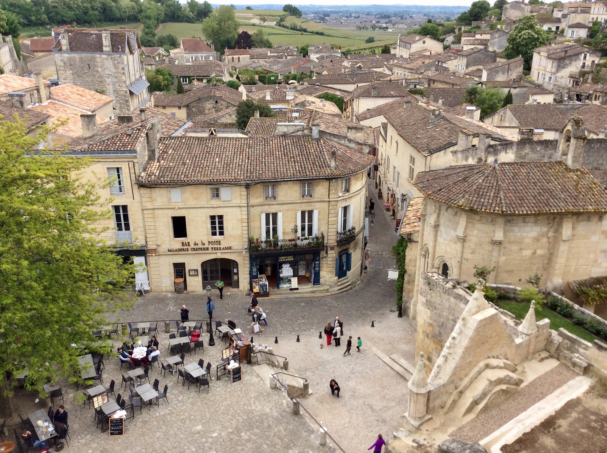 Vicino bordeaux, paese di saint emilion, vini pregiati.