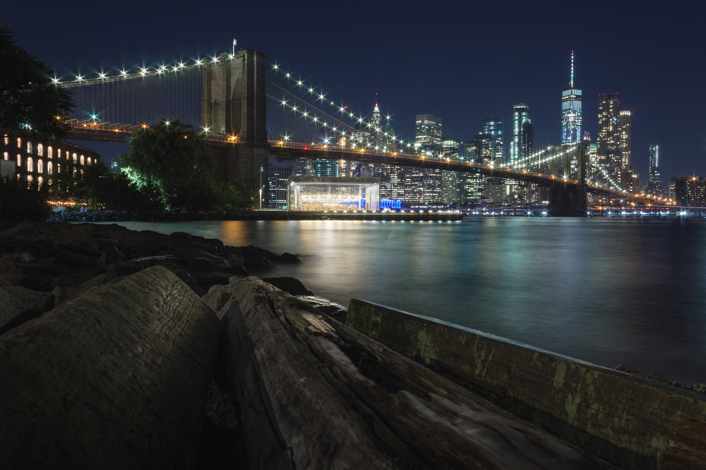 Brooklyn Bridge di notte