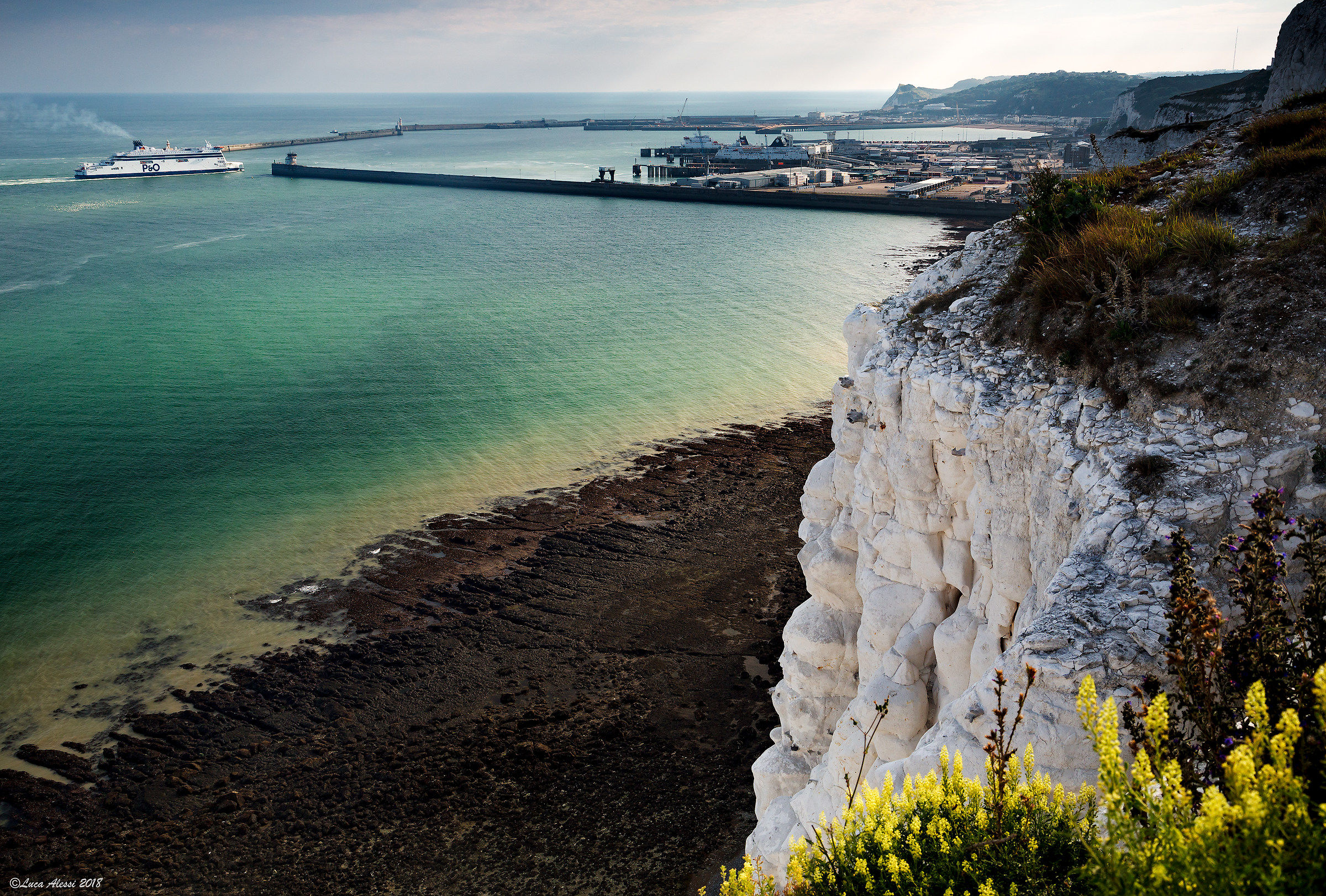 Dover porto dalle bianche scogliere