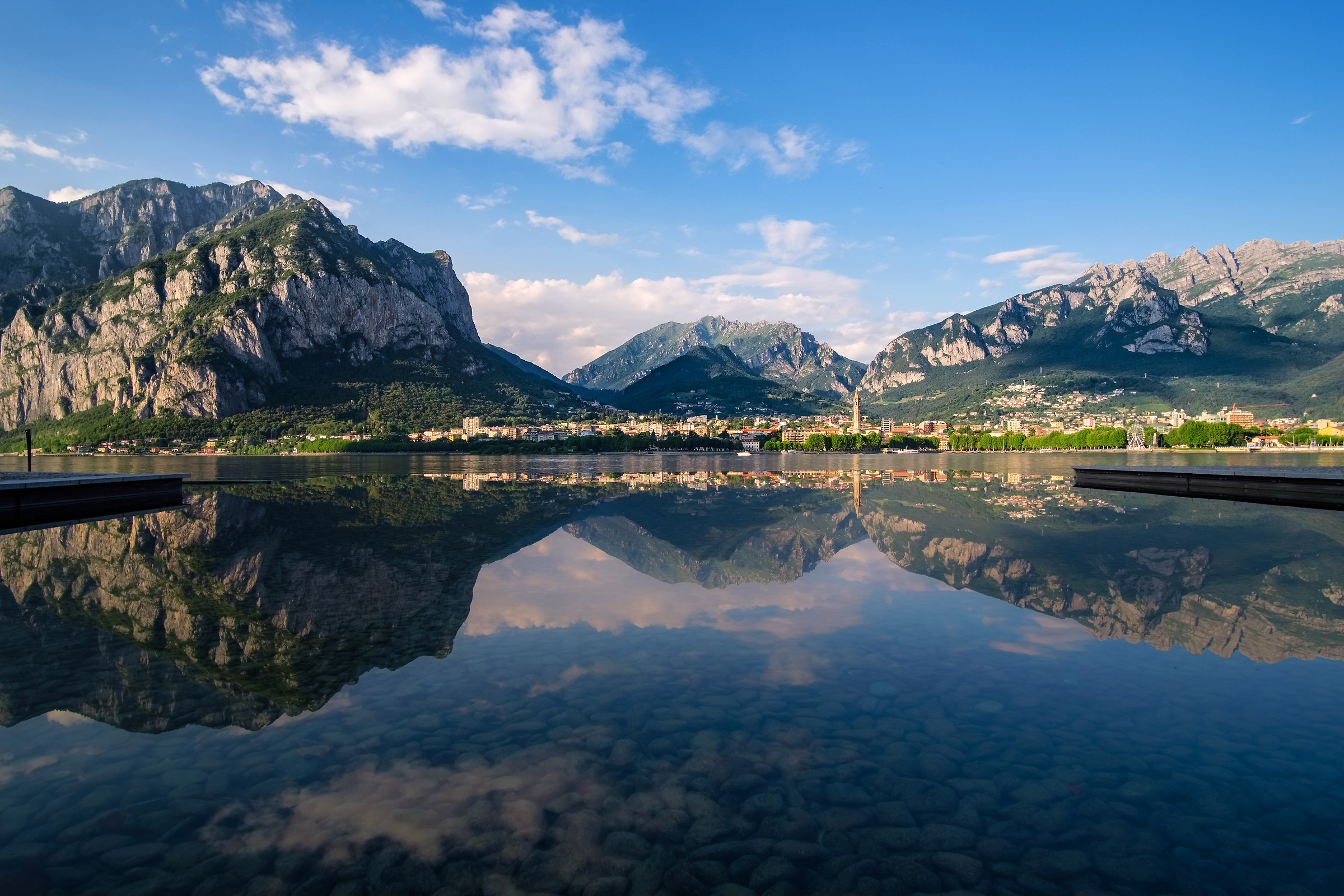Aperitif on the lake of Lecco