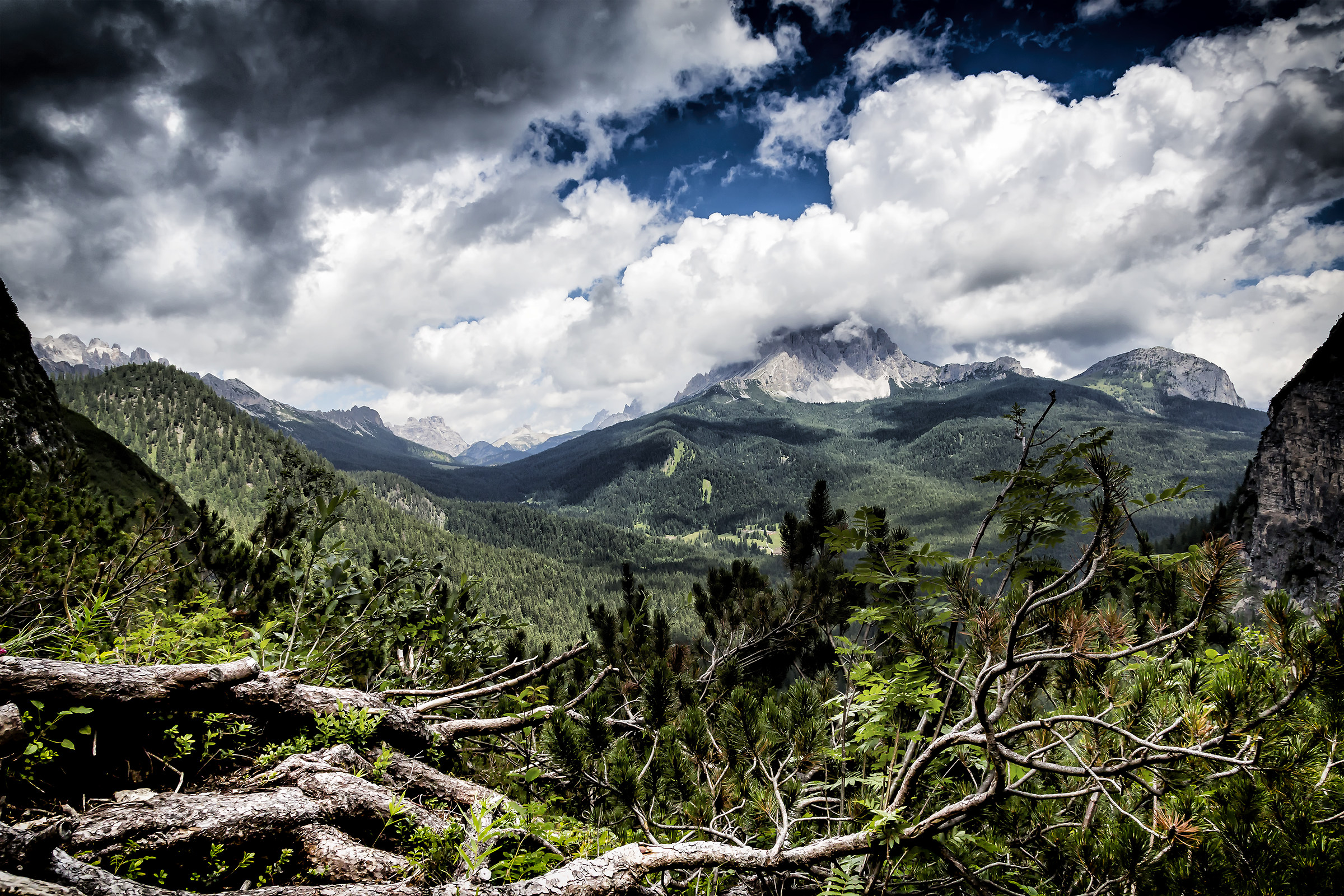Mountain landscape along the trail to Sorapis