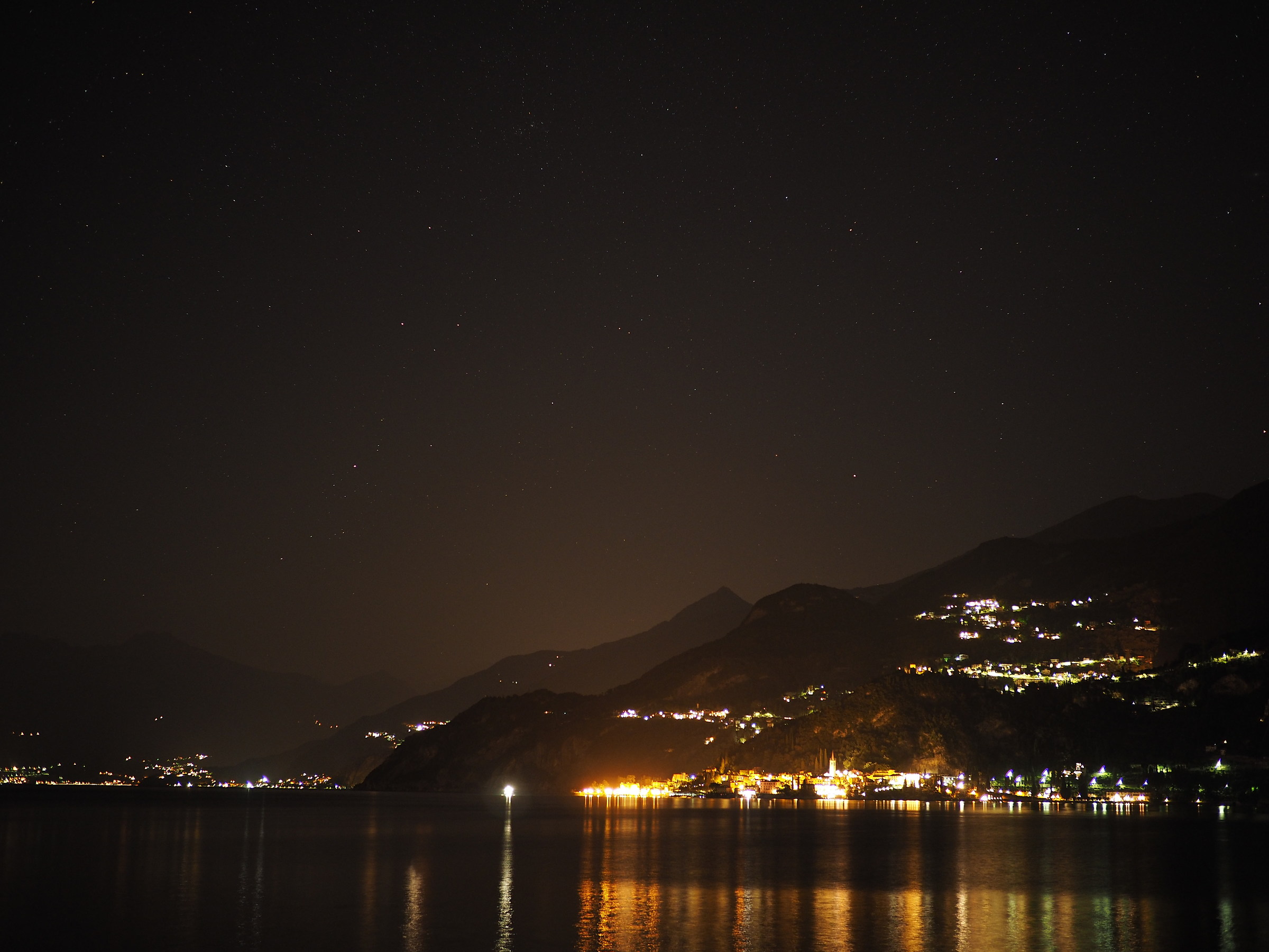 Varenna caressed by stars