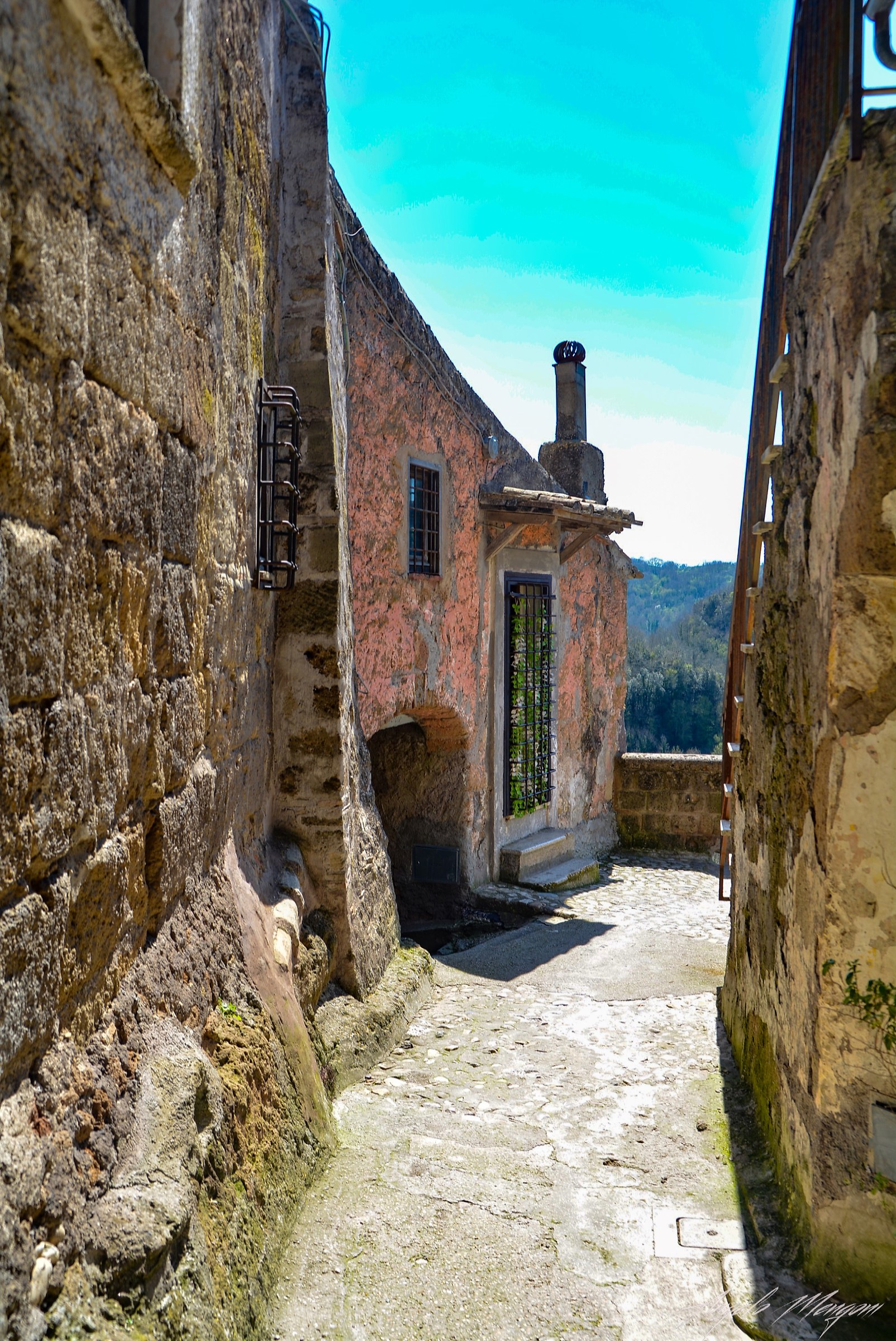 Calcata foreshortening 9