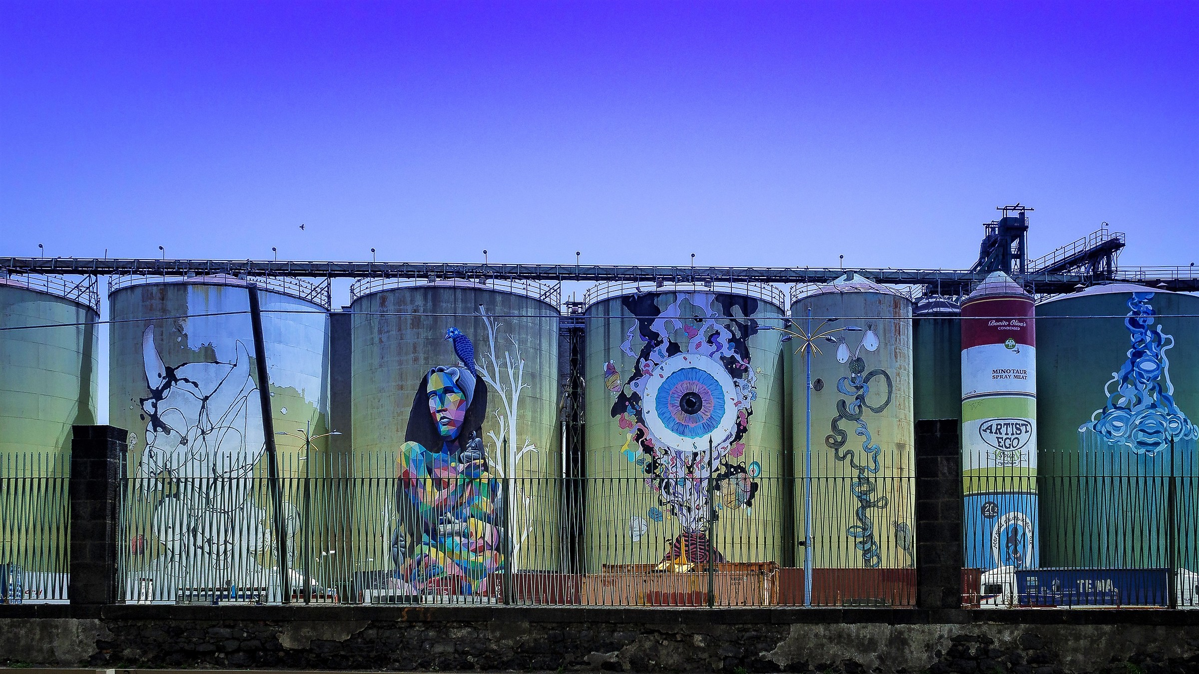 Port of Catania, silos as canvas for artists