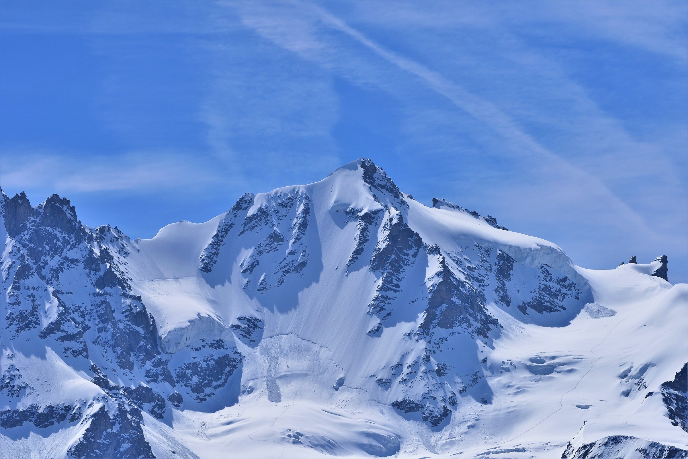 Gran Paradiso m 4061 the only 4000 entirely in Territ