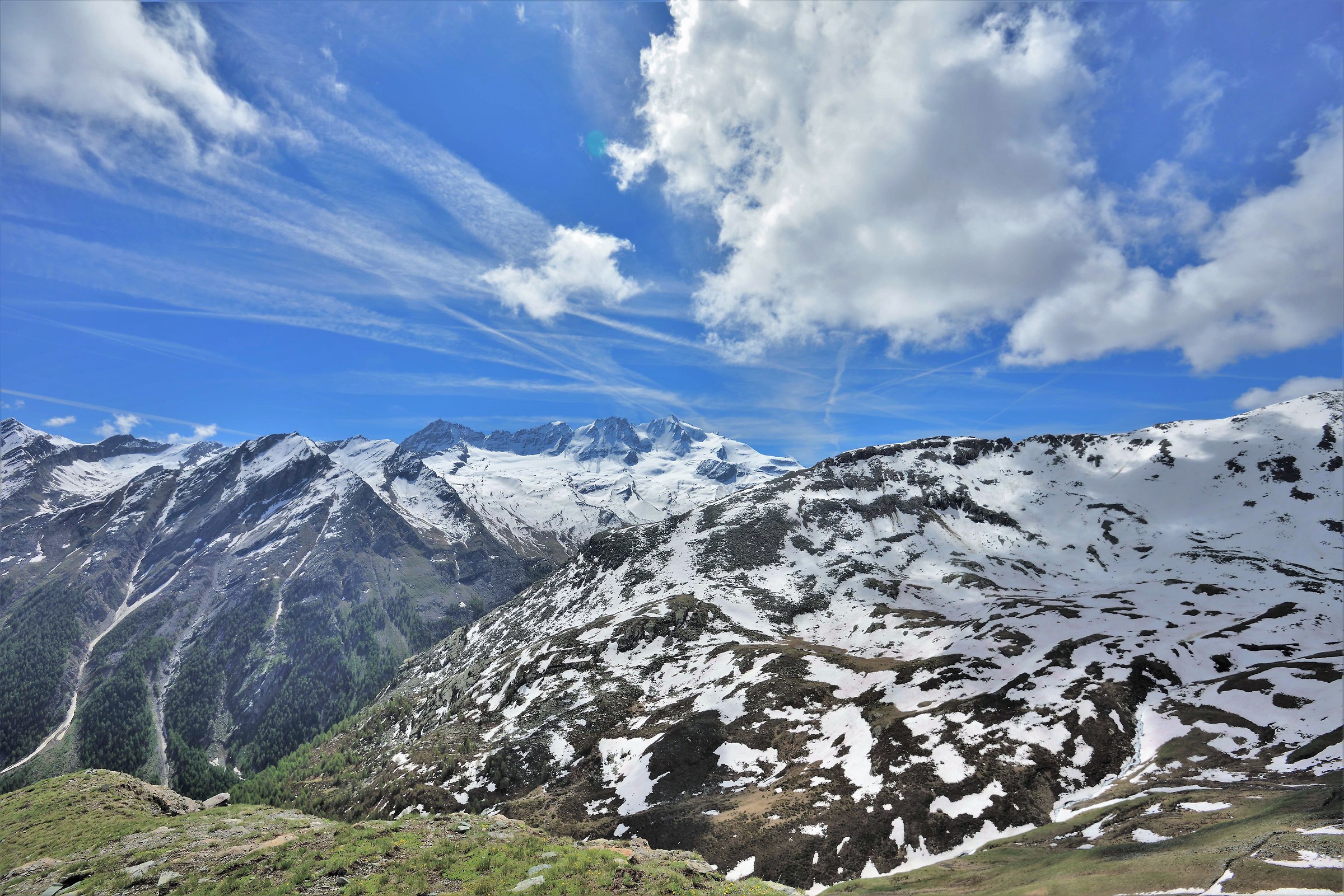 From the excellent observation point reached CA 2600 m