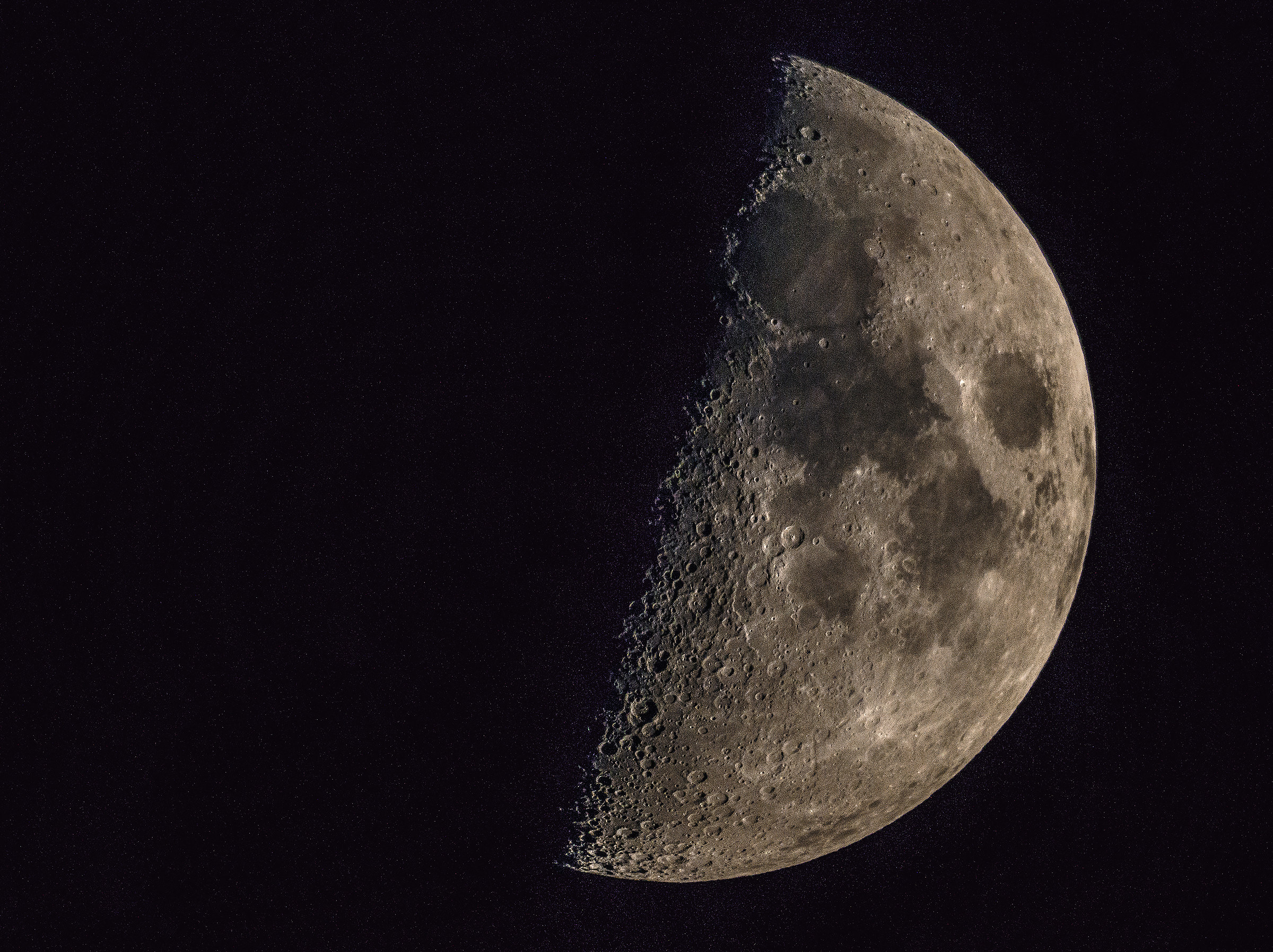 Luna con reflex e telescopio