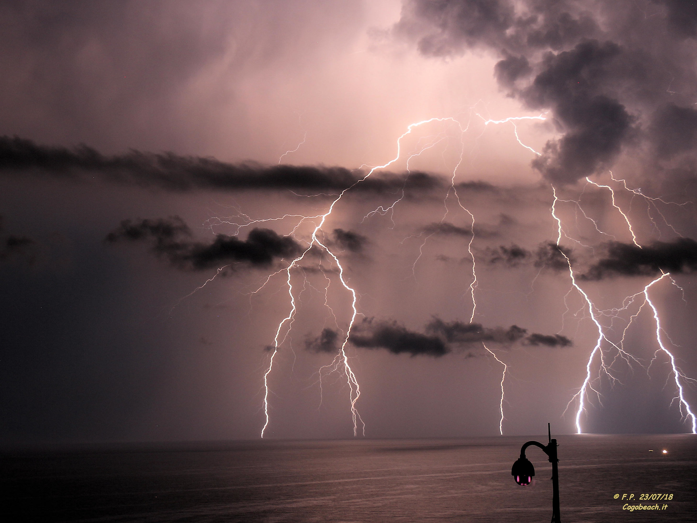 Fulmine nel golfo ligure