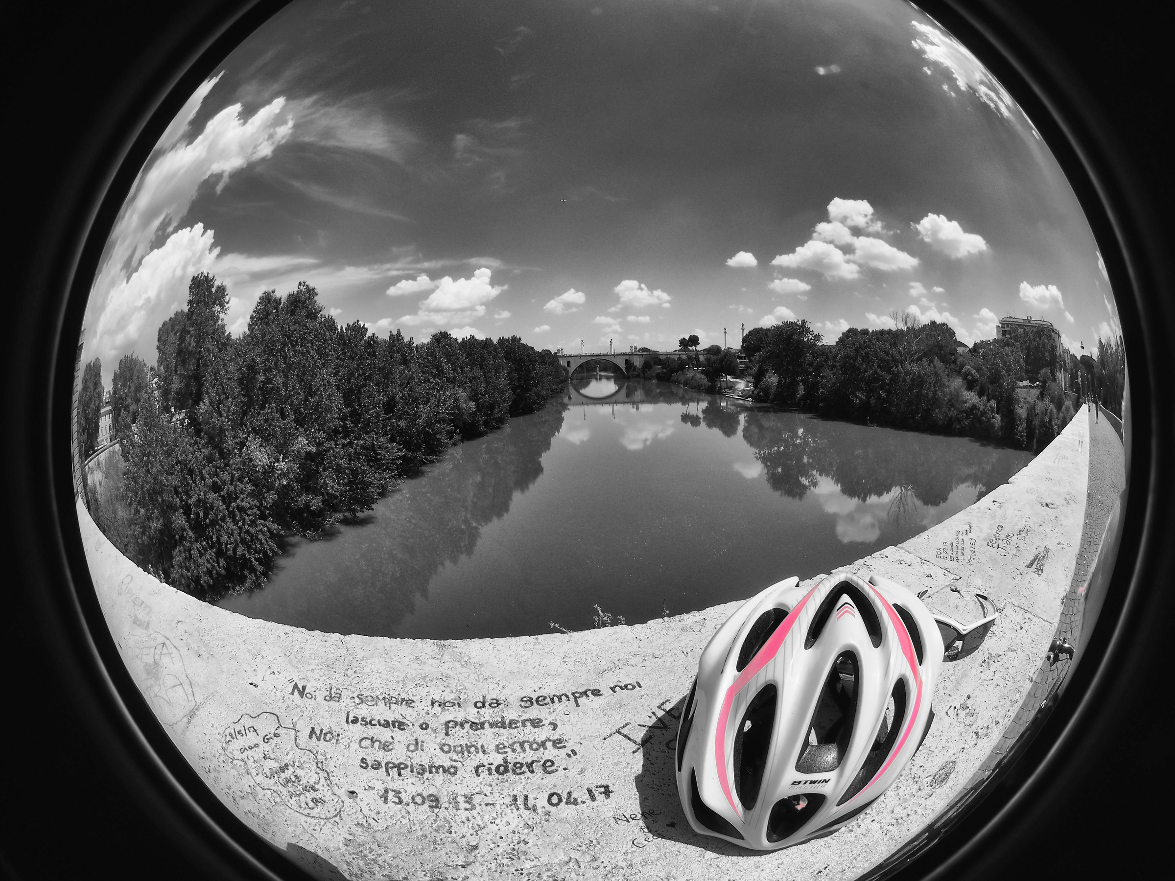 Noi che di ogni errore sappiamo ridere...