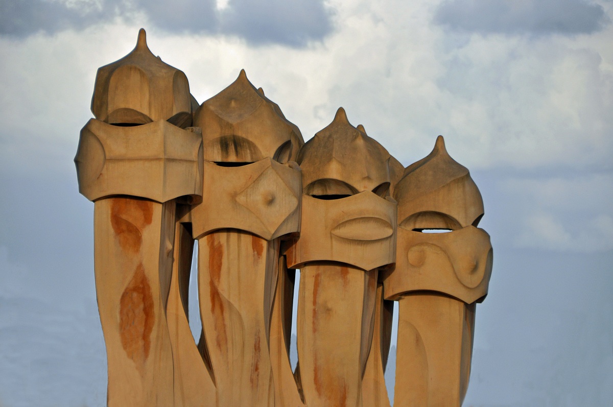 Barcellona i camini di casa Milà