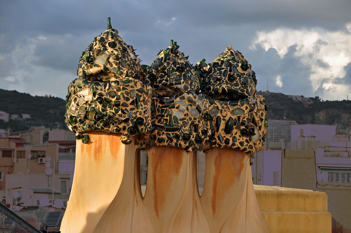 Barcellona i camini di casa Milà