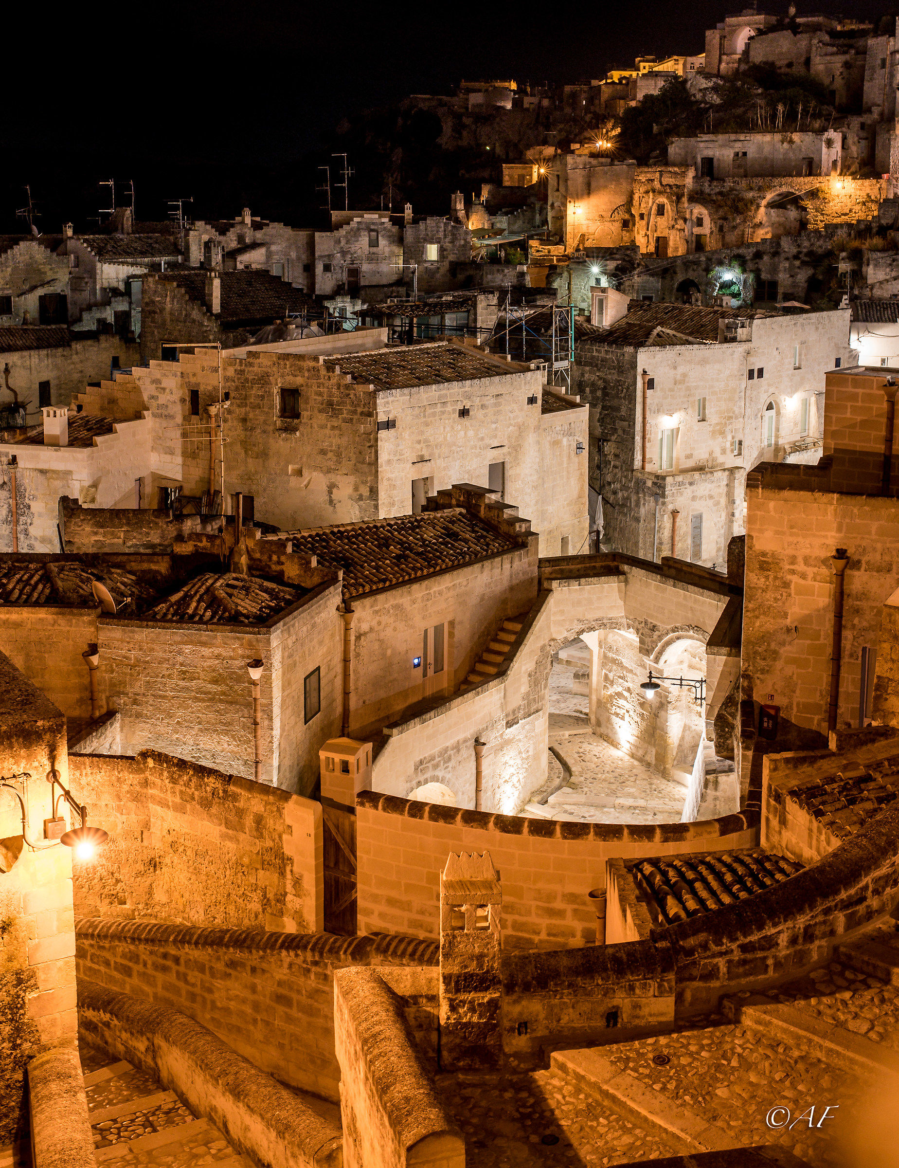 tra la notte di Matera