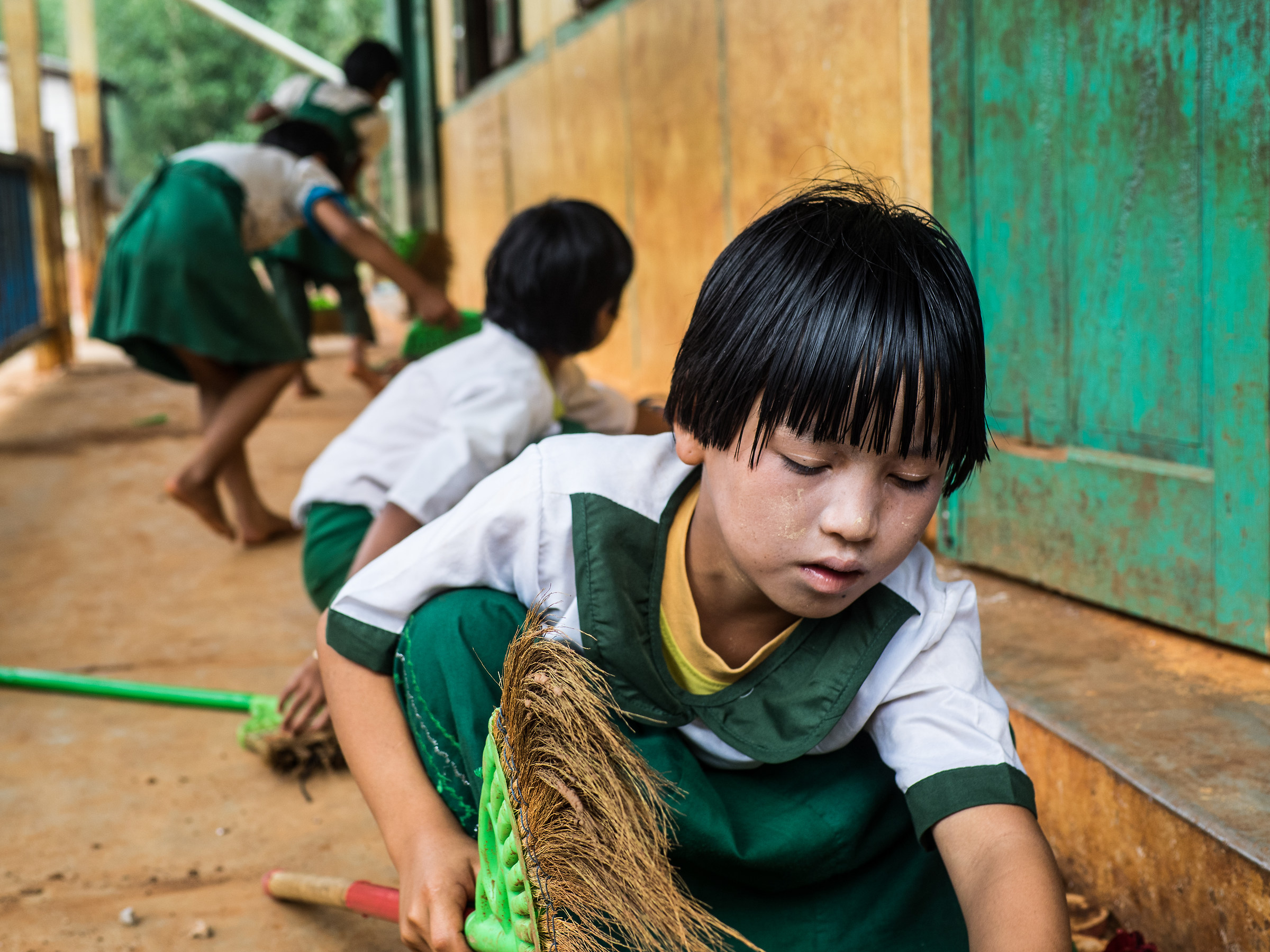 Myanmar - Students Cleaning