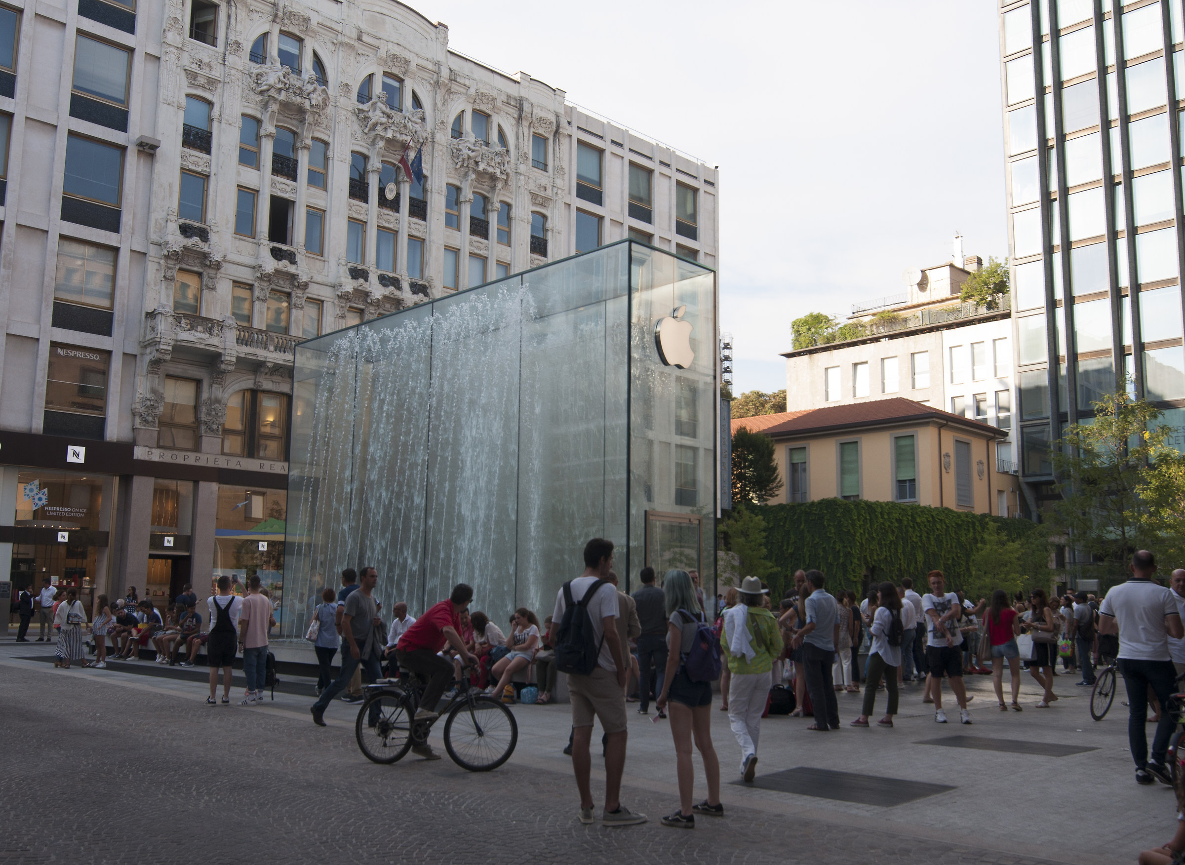 Apple store Milano in piazza Liberty