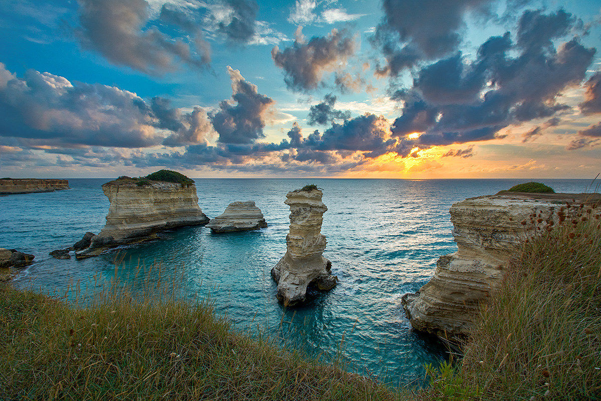 Sunrise in Salento: Sun, sea and wind