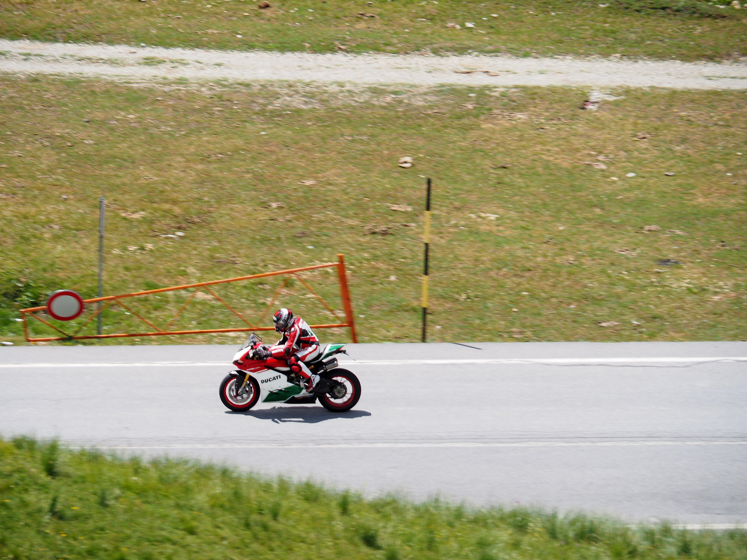 la ducati, sempre di corsa...