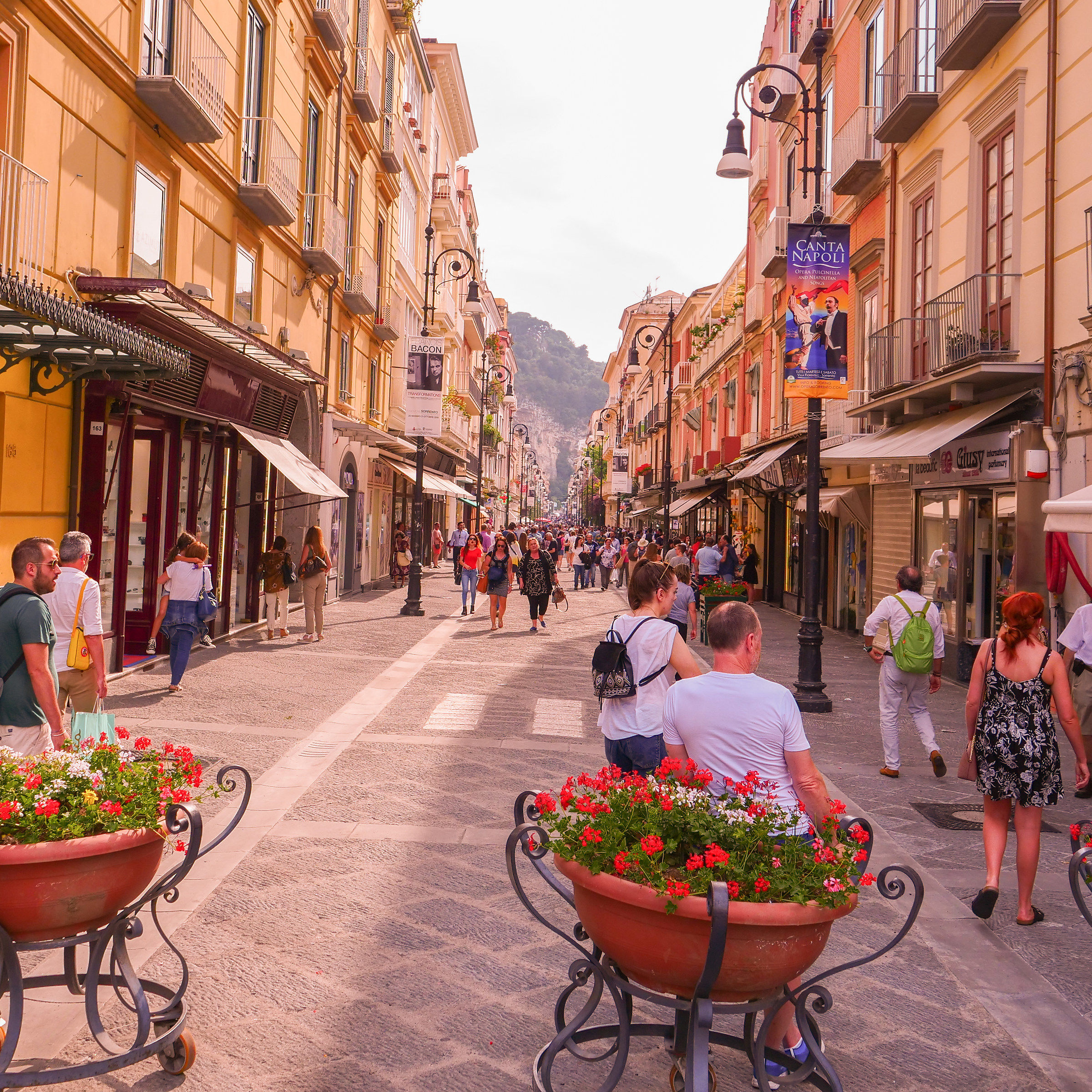 sorrento: Shopping estivo al corso