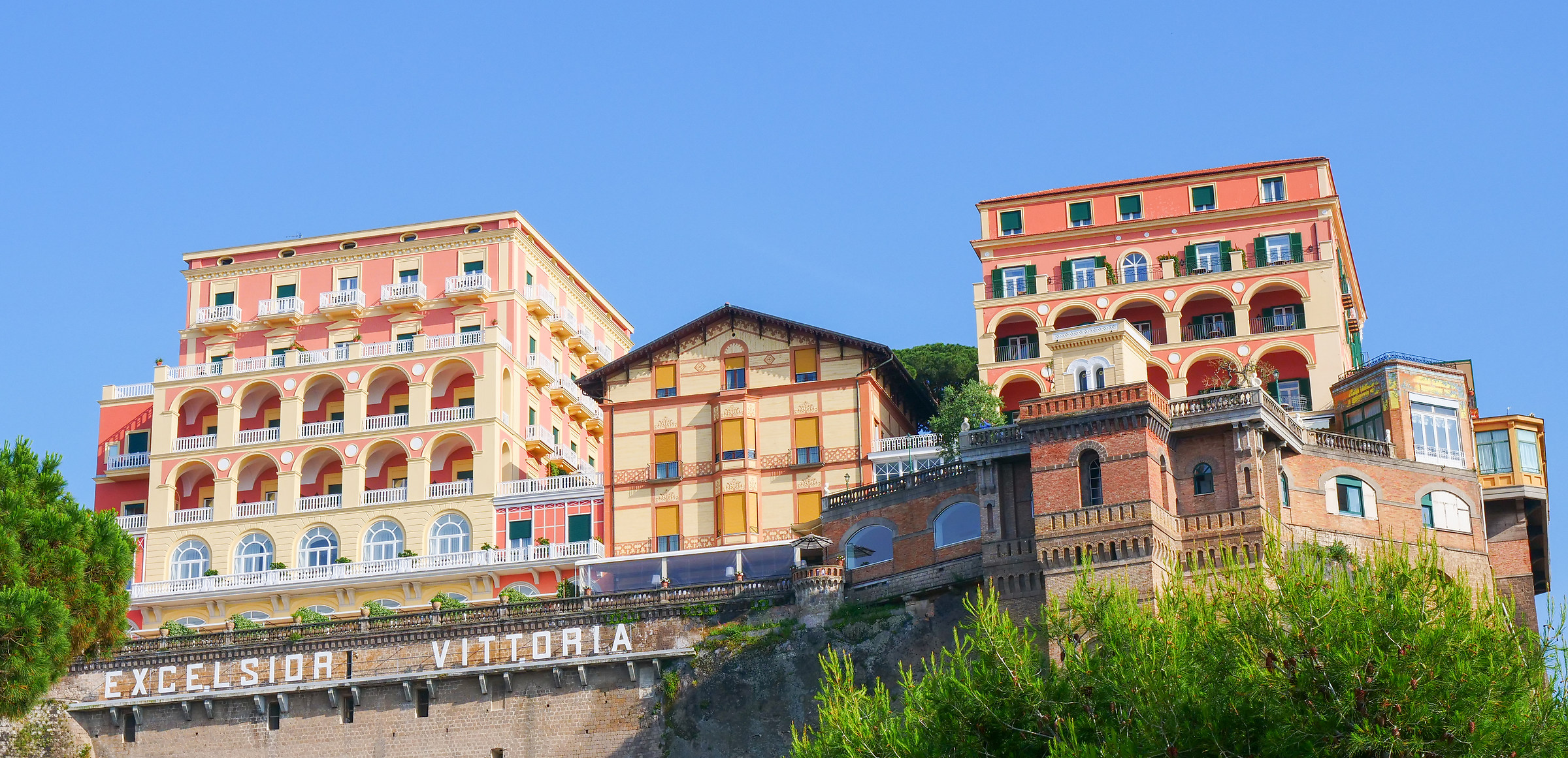 Sorrento: hotels ... visti dal mare - 2